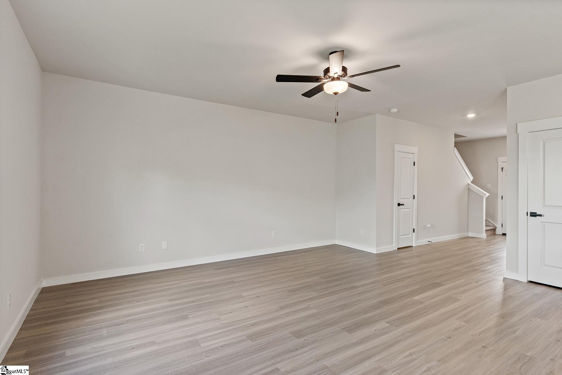 1424 Wild Indigo Way Property Photo 4