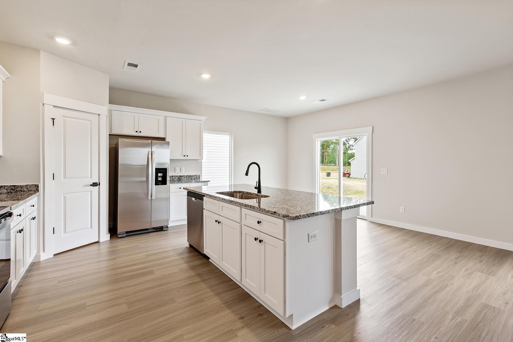 1424 Wild Indigo Way Property Photo 8