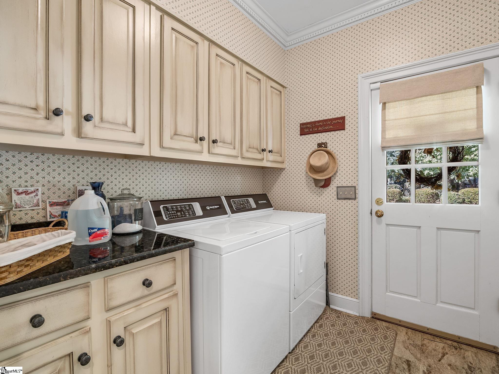 100 Crestview Drive Property Photo 19
