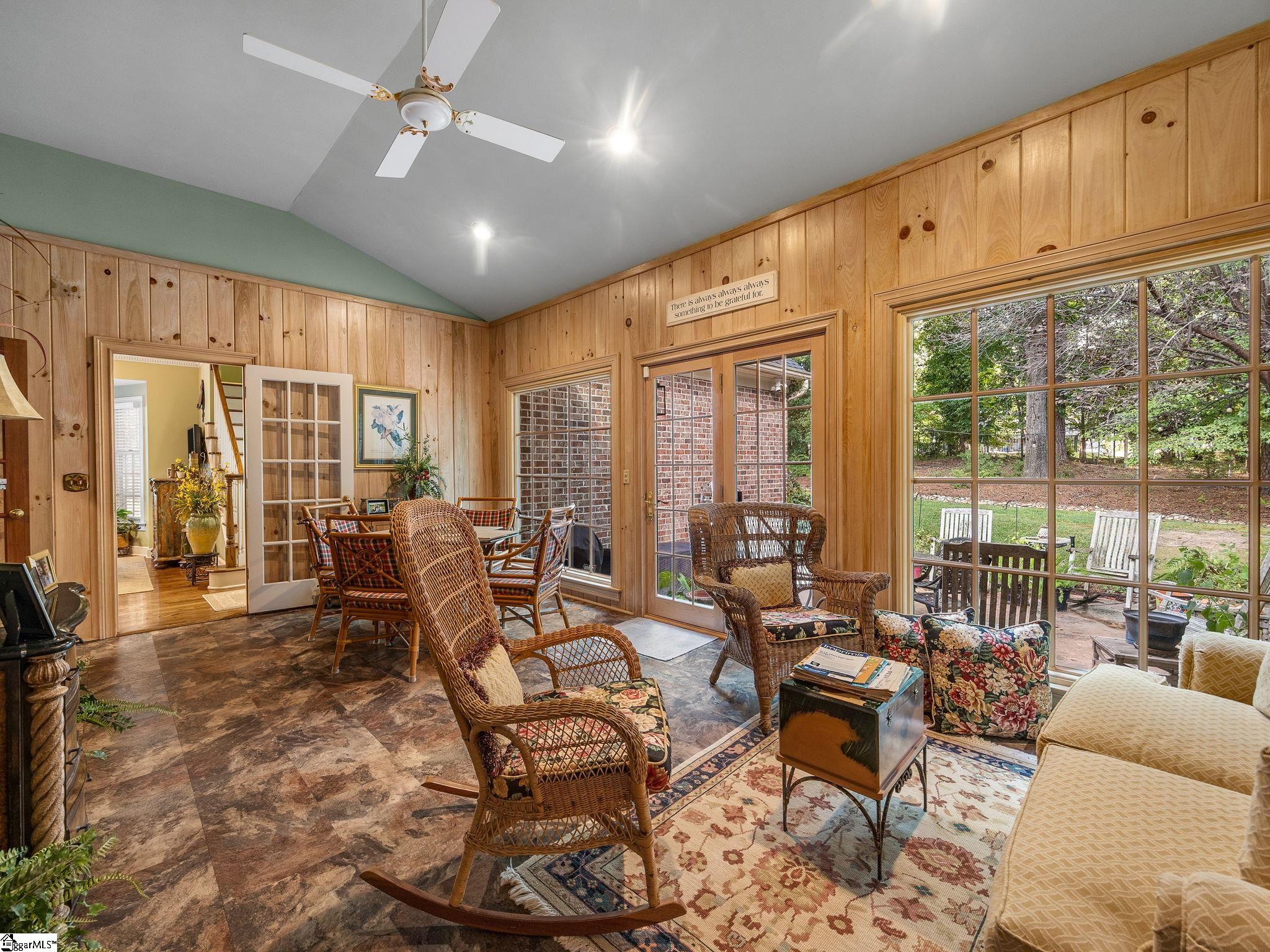 100 Crestview Drive Property Photo 21