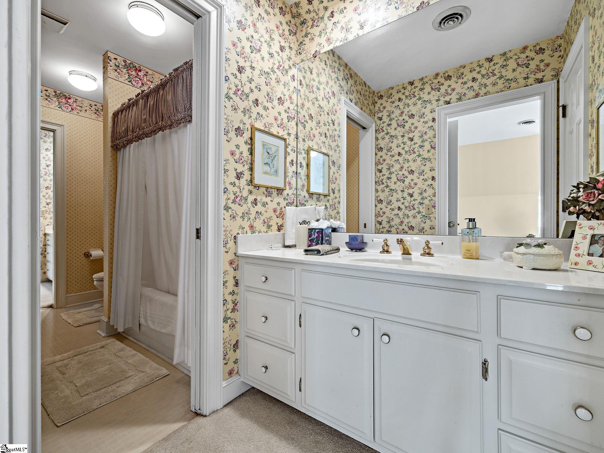 100 Crestview Drive Property Photo 37