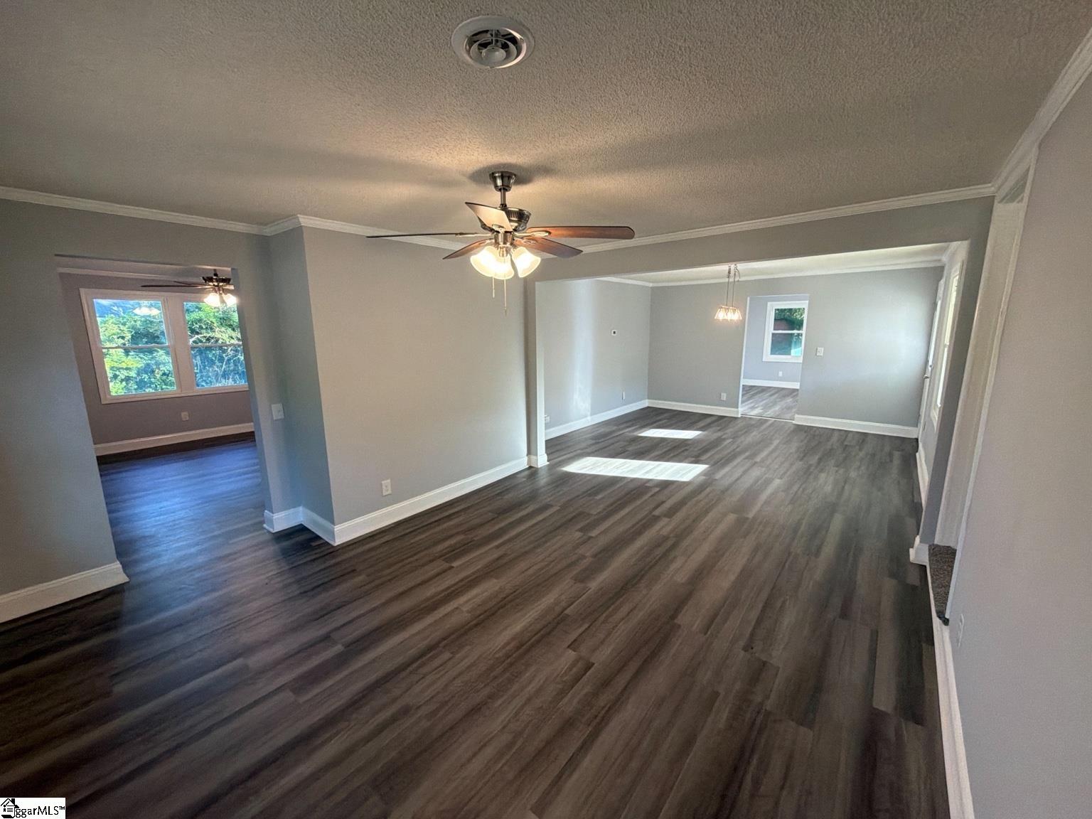 215 W Roosevelt Drive Property Photo 4