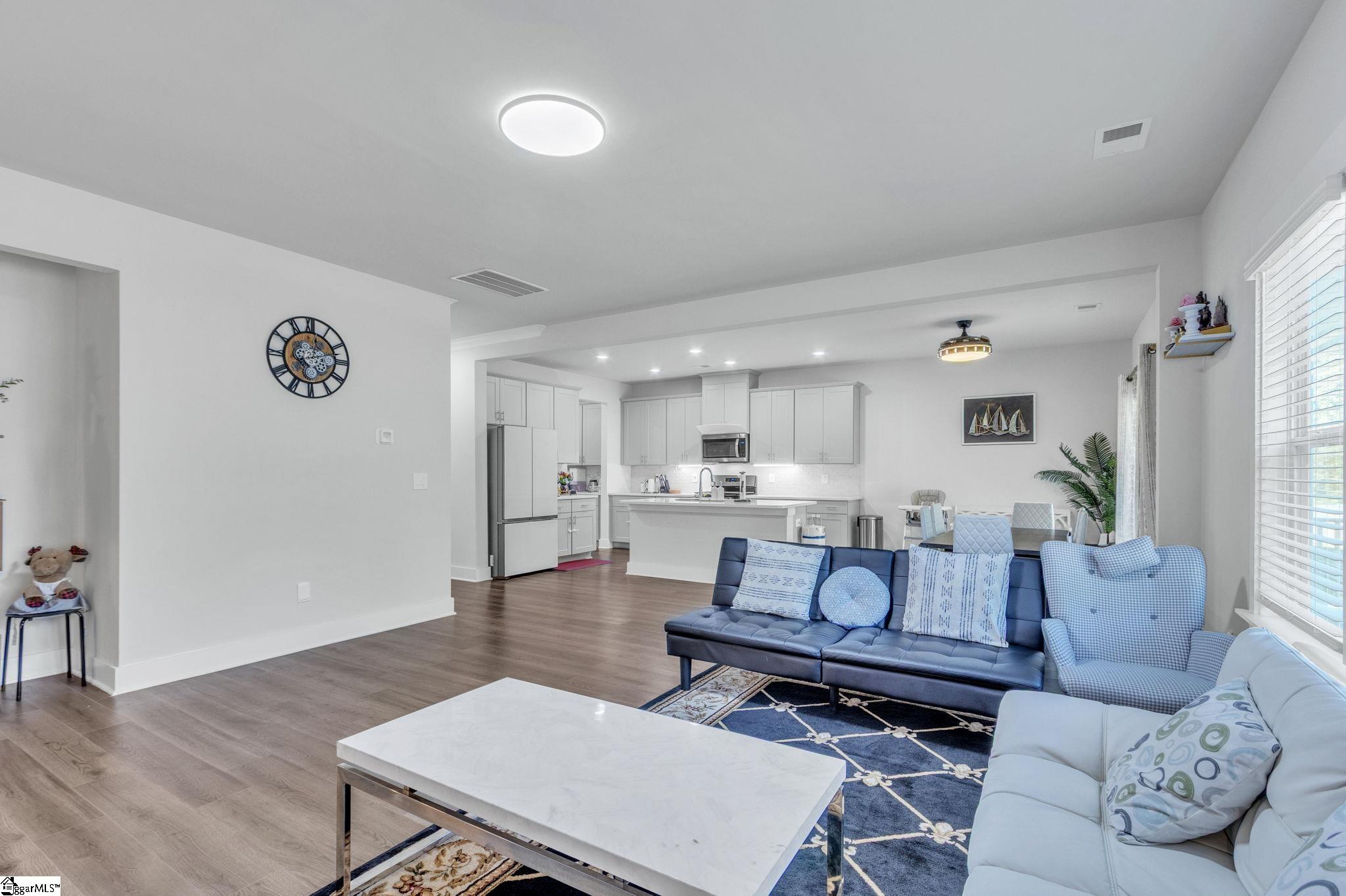 912 Burghley Circle Property Photo 4