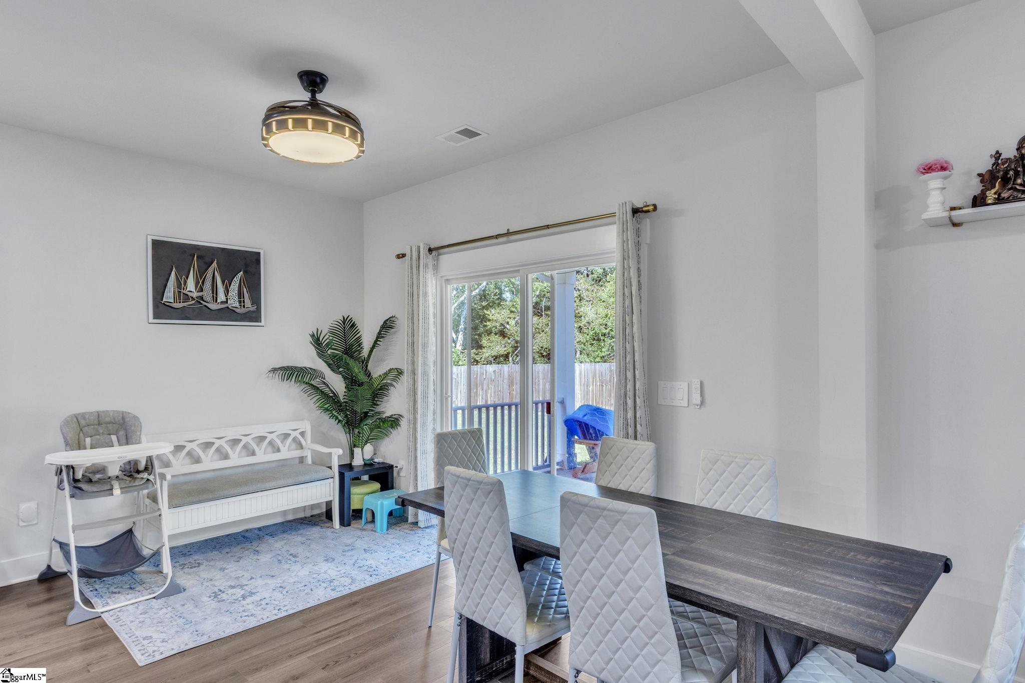 912 Burghley Circle Property Photo 8