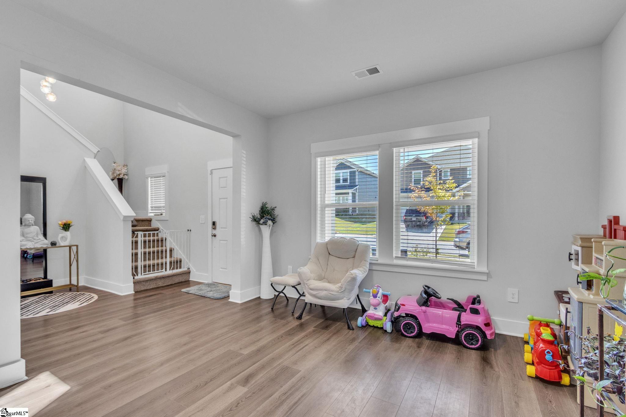 912 Burghley Circle Property Photo 10