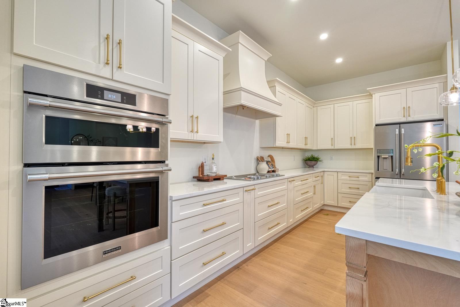 2040 Ivy Cottage Path Property Photo 14