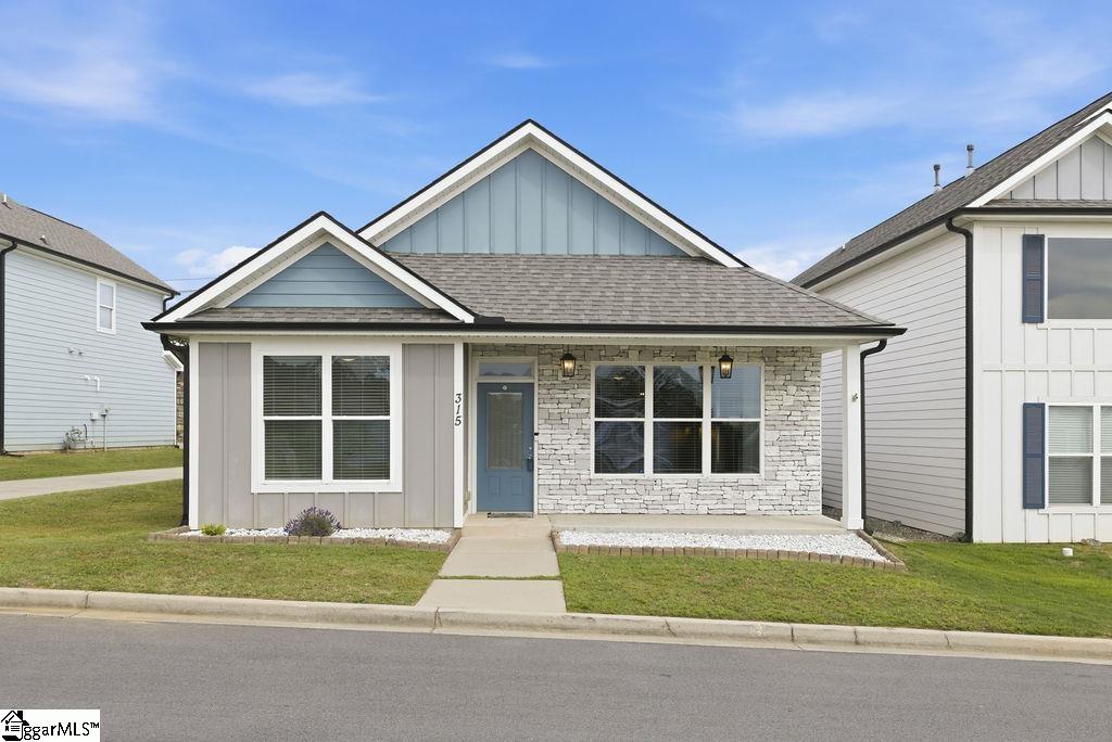 315 Indigo Way Property Photo 1