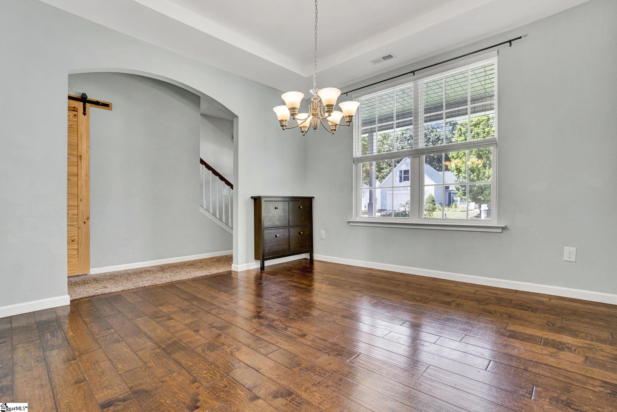 339 Hamilton Parkway Property Photo 3