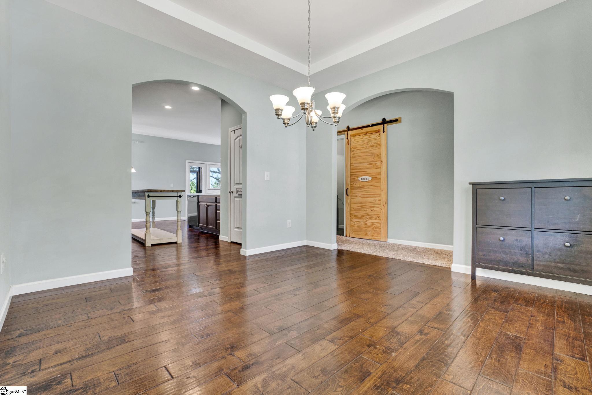 339 Hamilton Parkway Property Photo 10