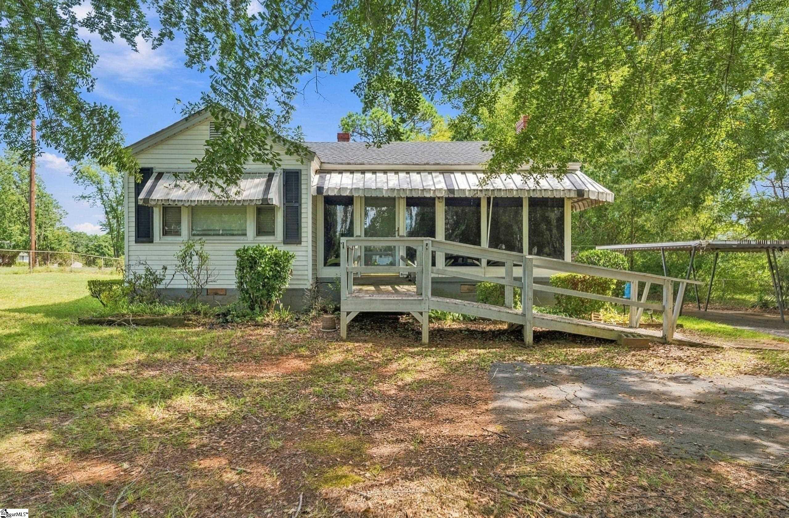 311 Robinson Drive Property Photo 3