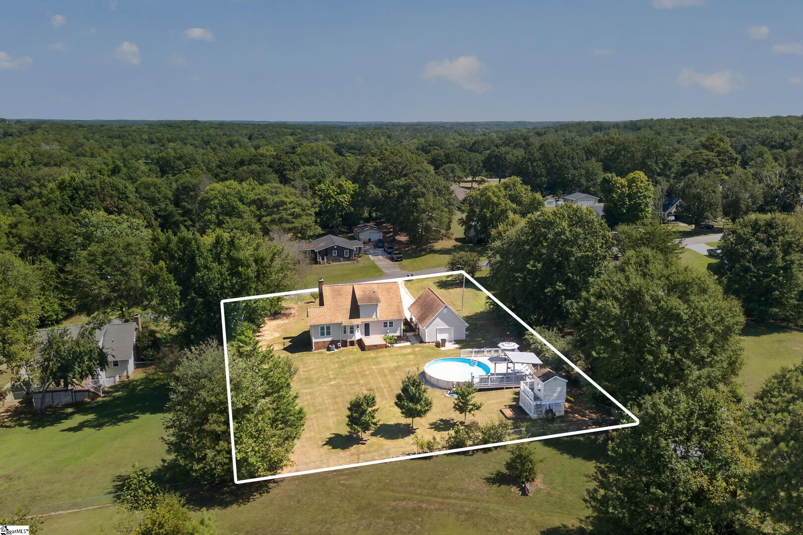 307 Country Glen Property Photo 2