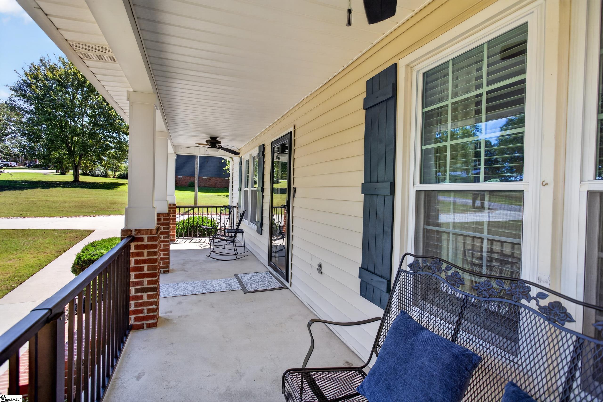 307 Country Glen Property Photo 3
