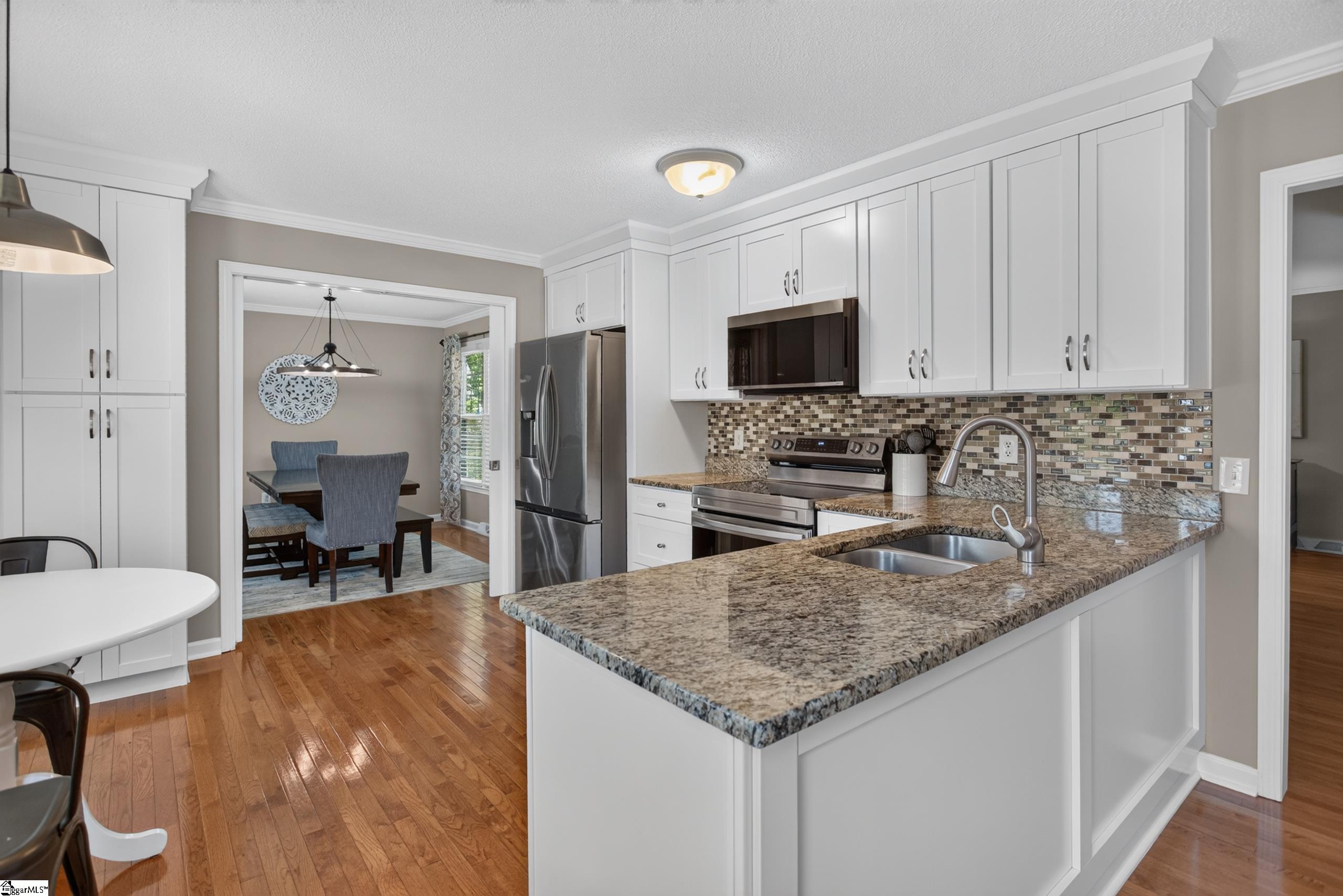 307 Country Glen Property Photo 6