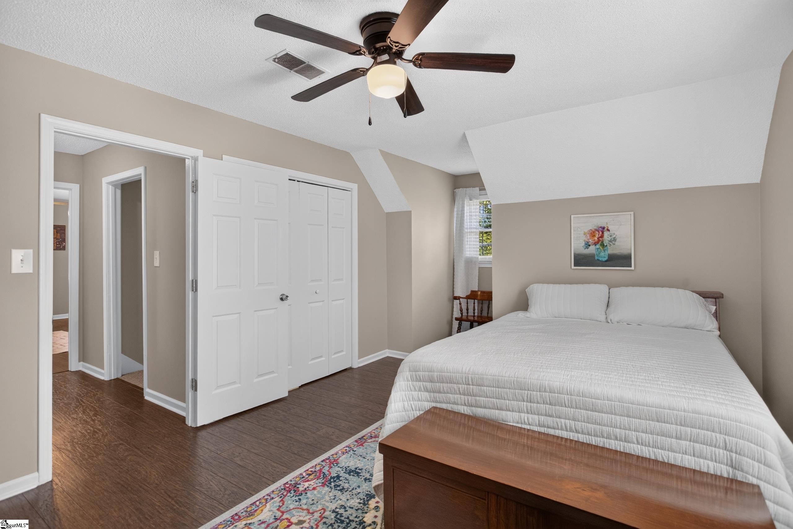 307 Country Glen Property Photo 20