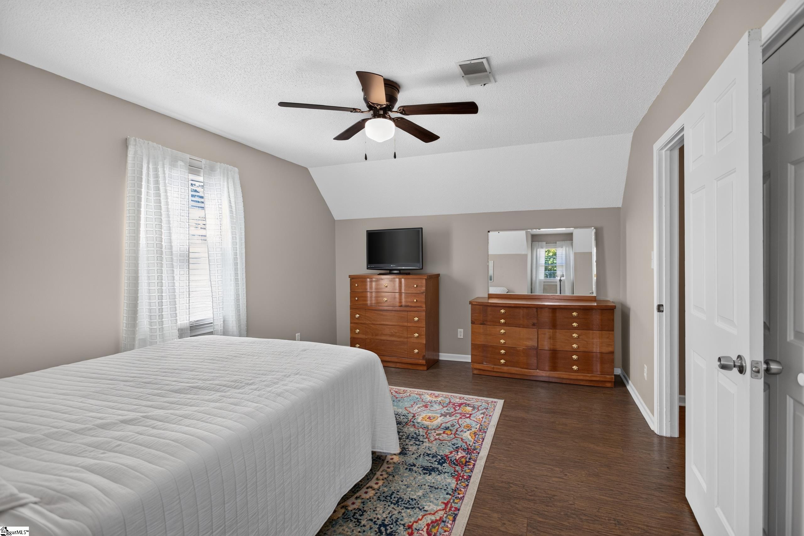 307 Country Glen Property Photo 21