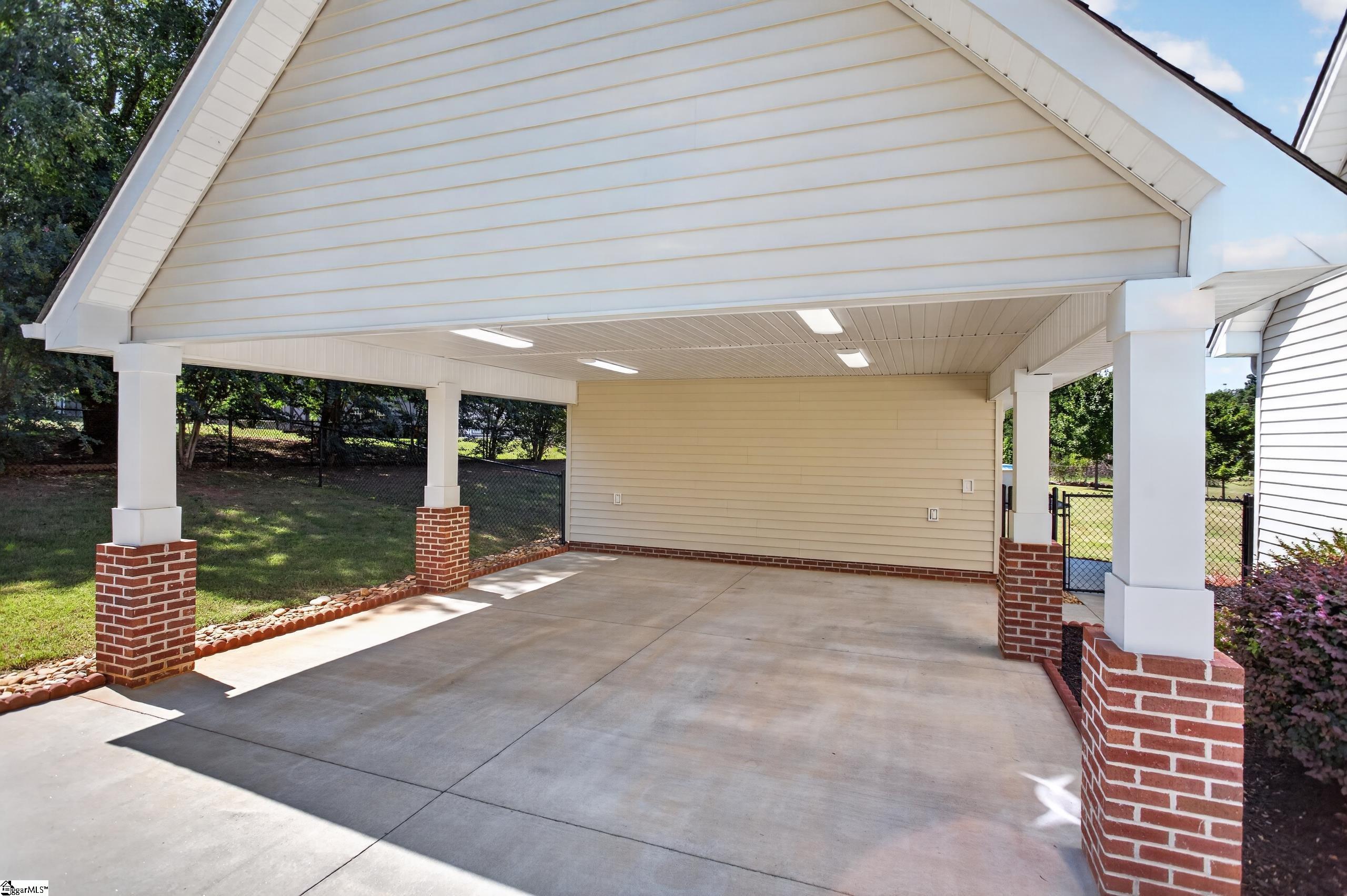 307 Country Glen Property Photo 29
