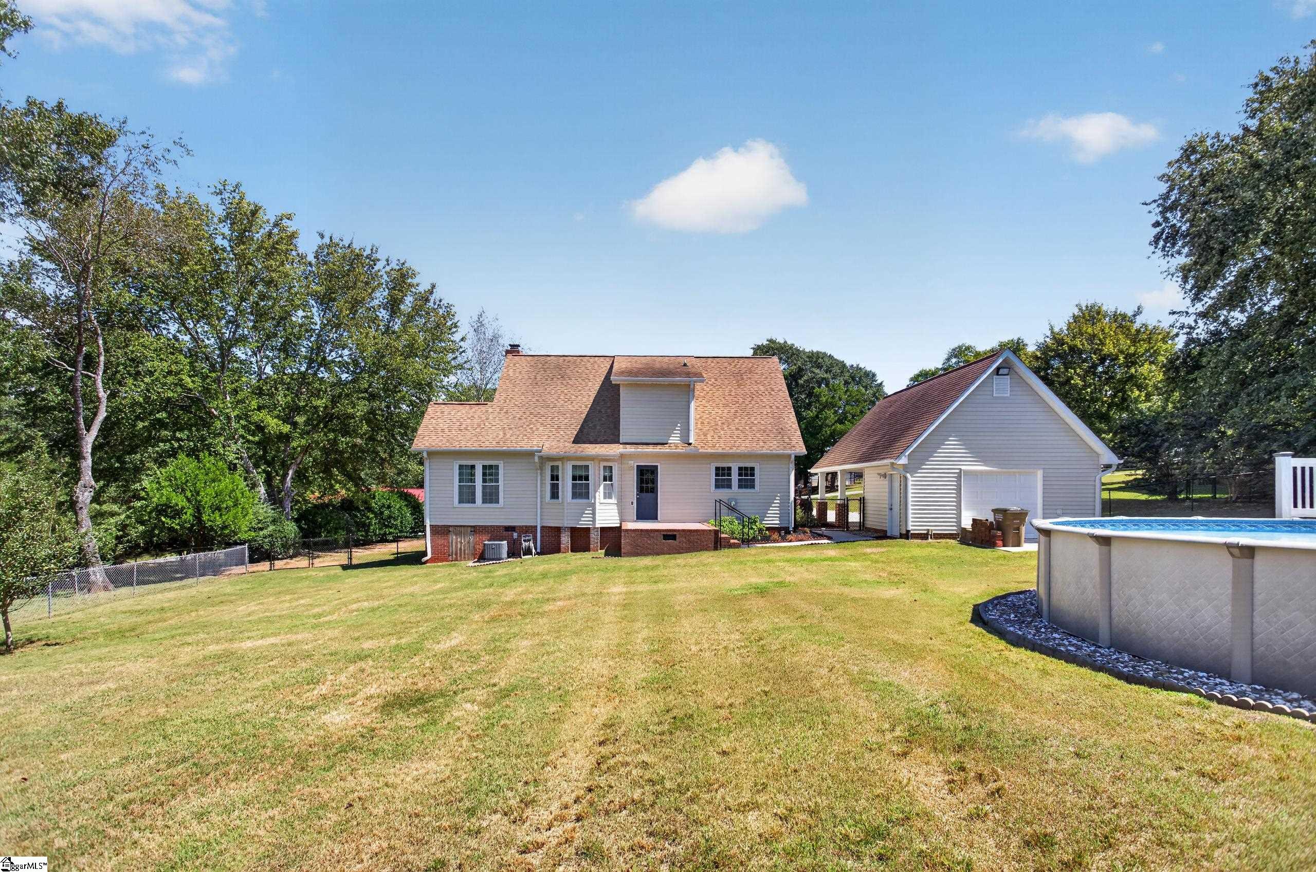 307 Country Glen Property Photo 33