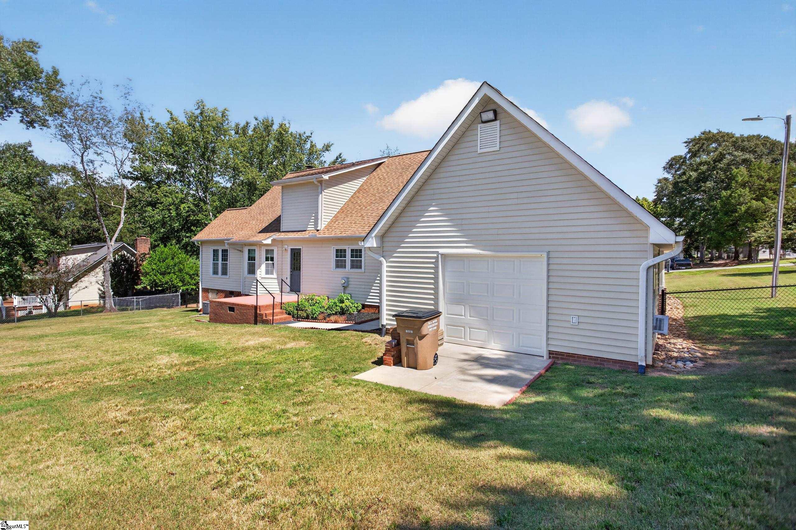 307 Country Glen Property Photo 40
