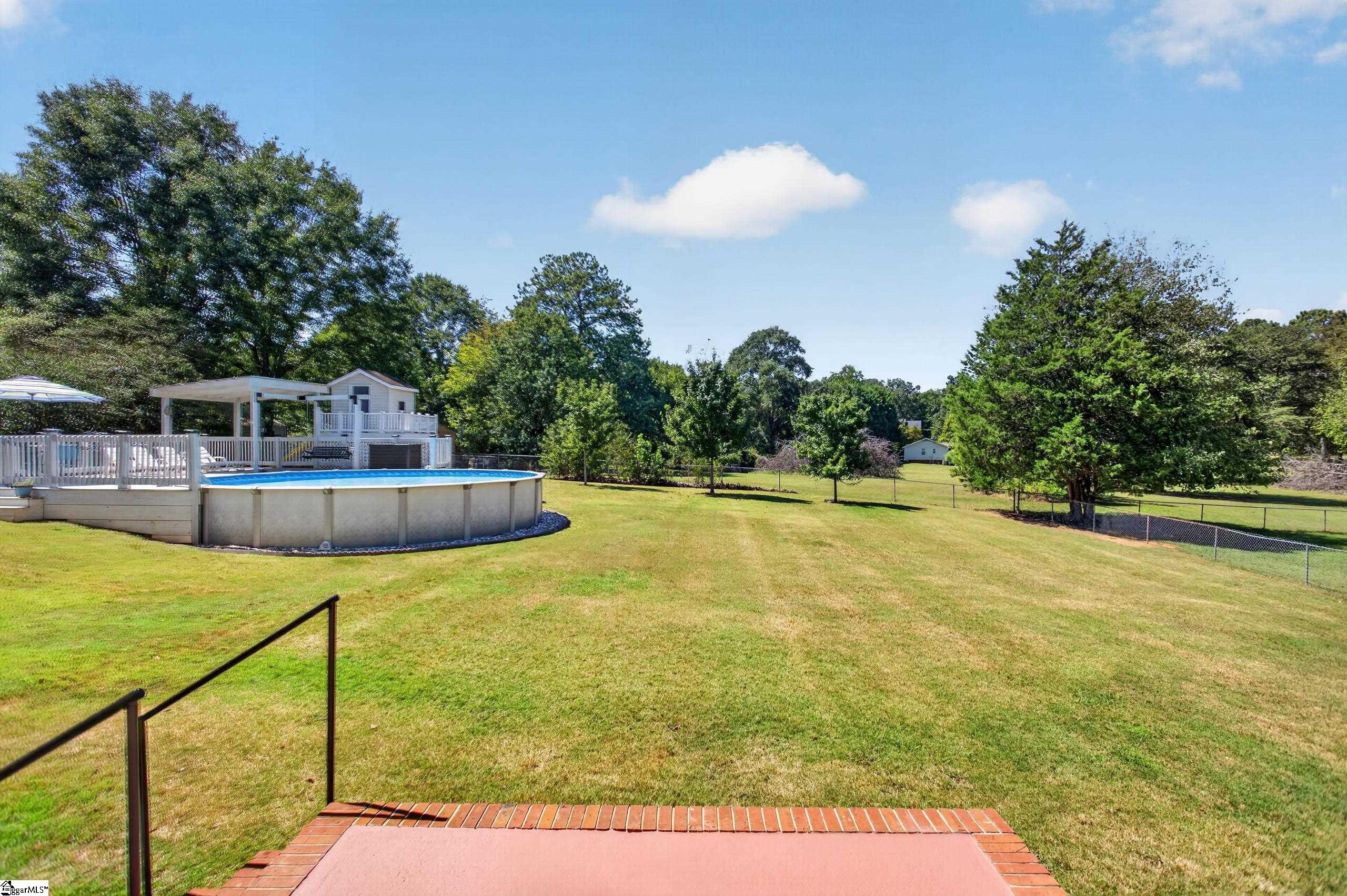 307 Country Glen Property Photo 41