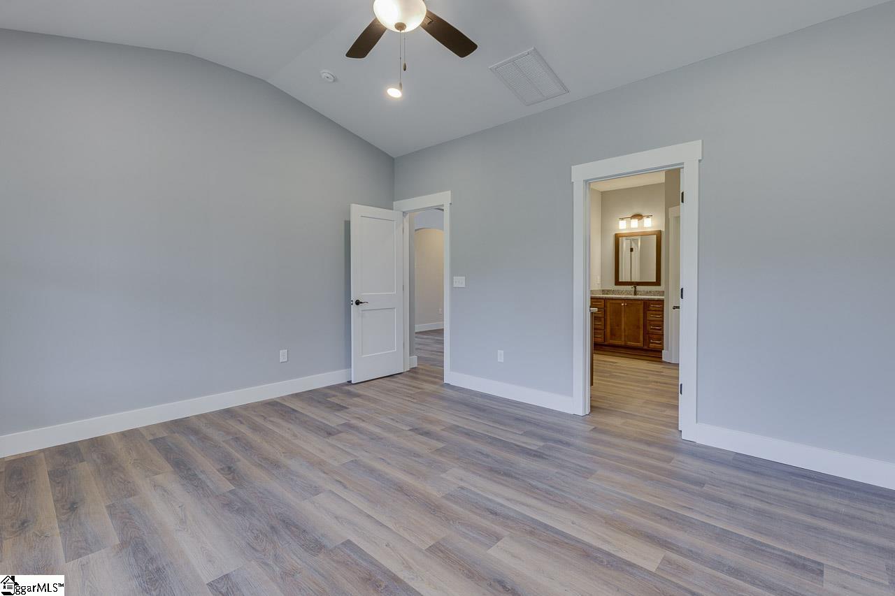 102 Powell Court Property Photo 25