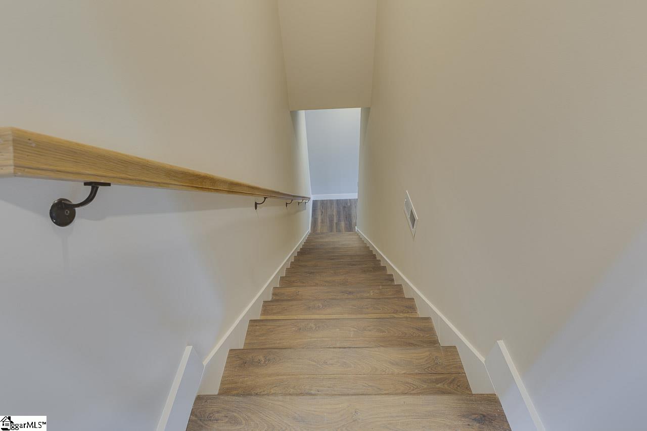 102 Powell Court Property Photo 33