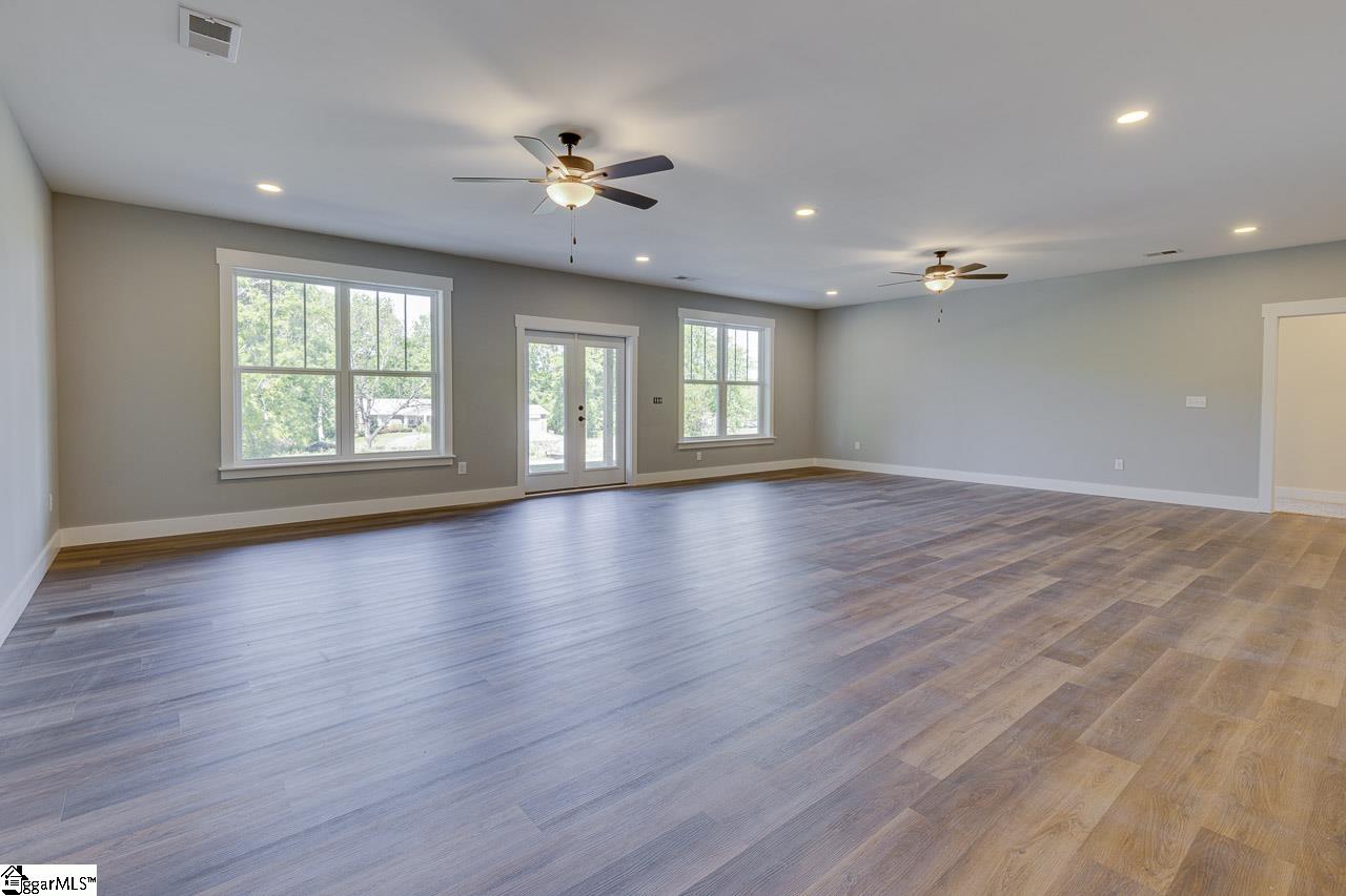 102 Powell Court Property Photo 35