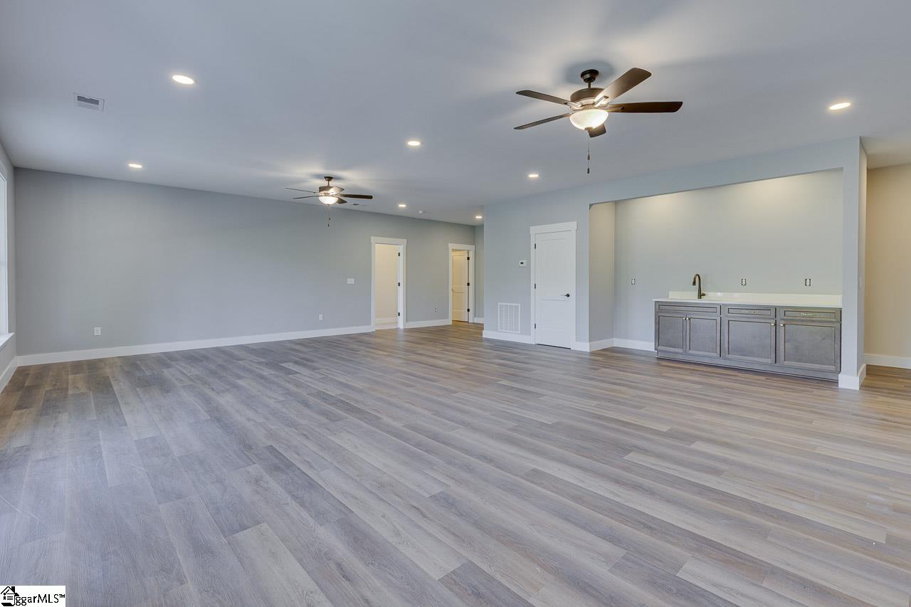 102 Powell Court Property Photo 36