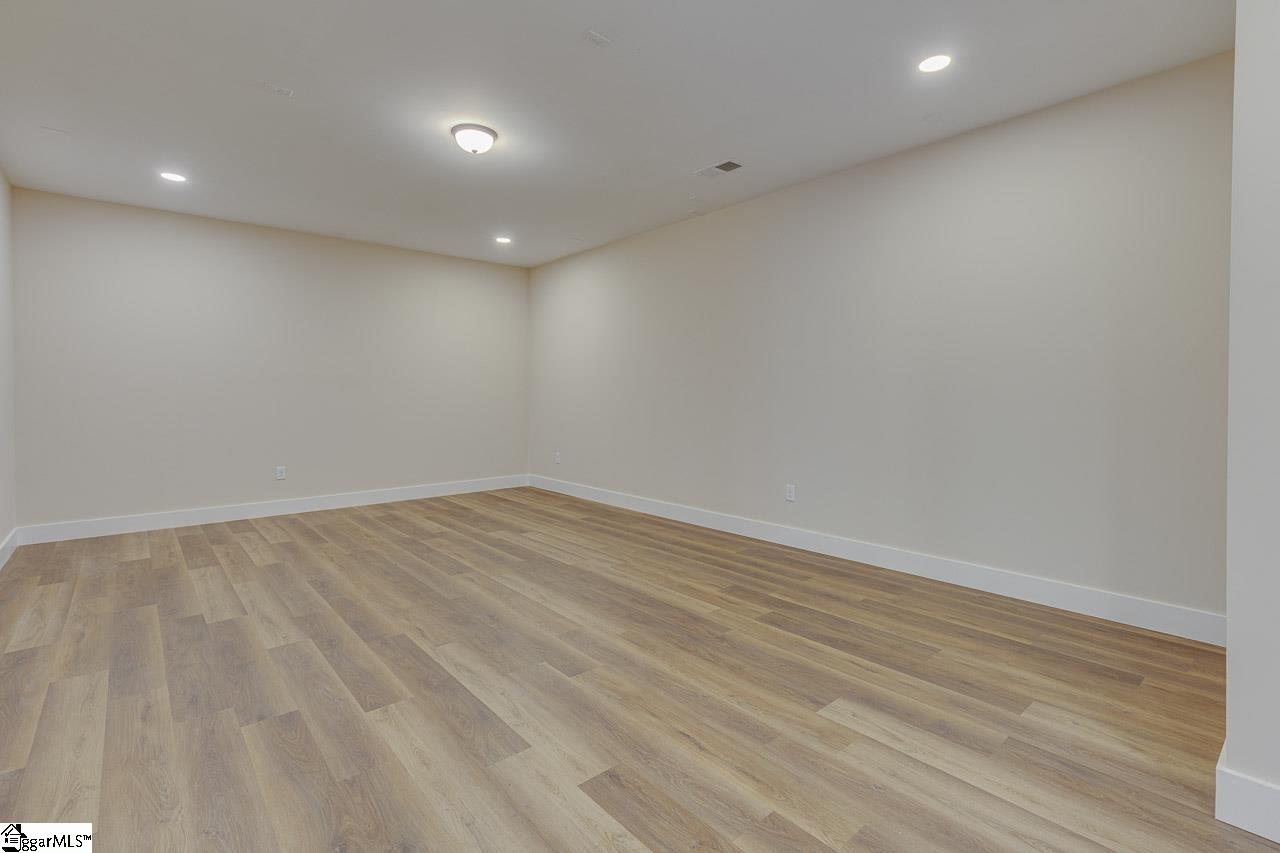102 Powell Court Property Photo 41