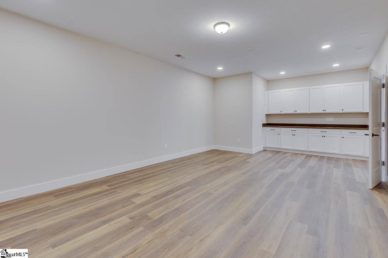 102 Powell Court Property Photo 42