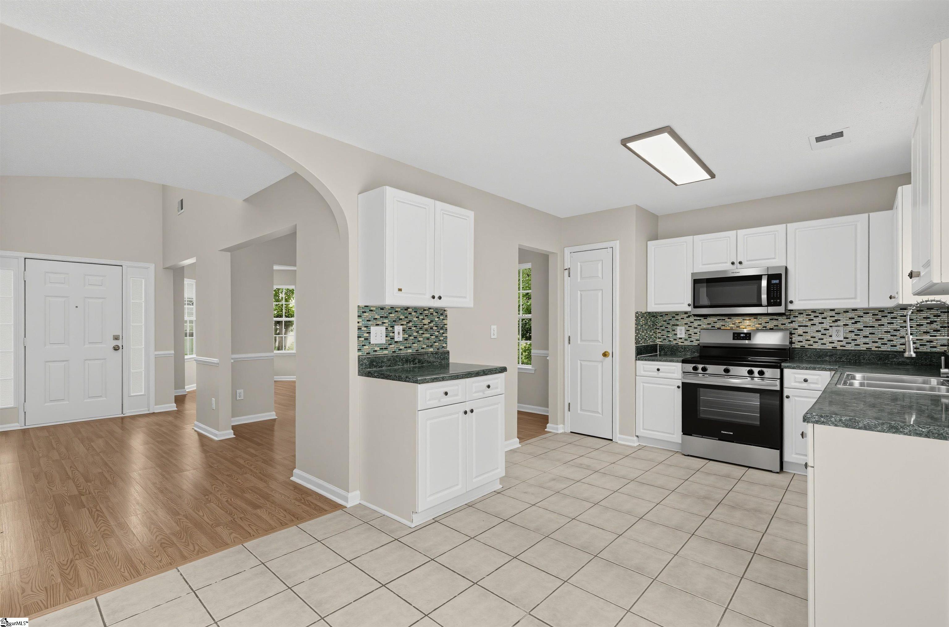 6 Stapleford Park Property Photo 9