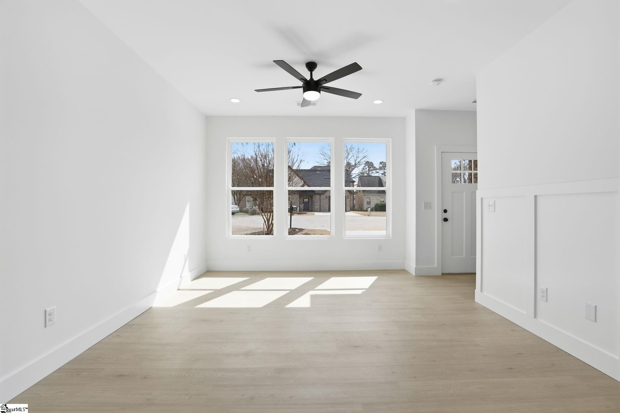 433 Ambiance Court Property Photo 4