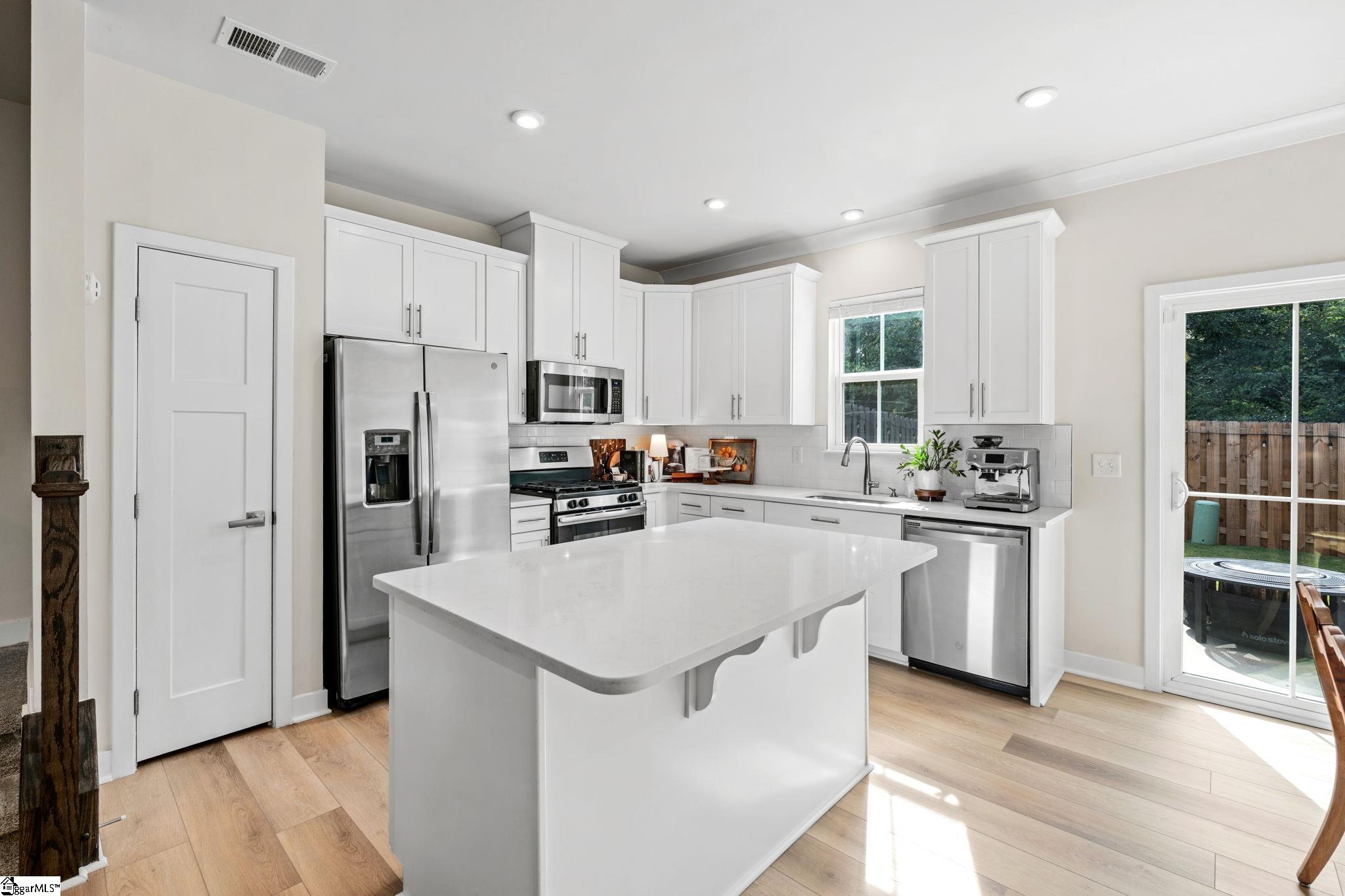 135 Lilywood Court Property Photo 4