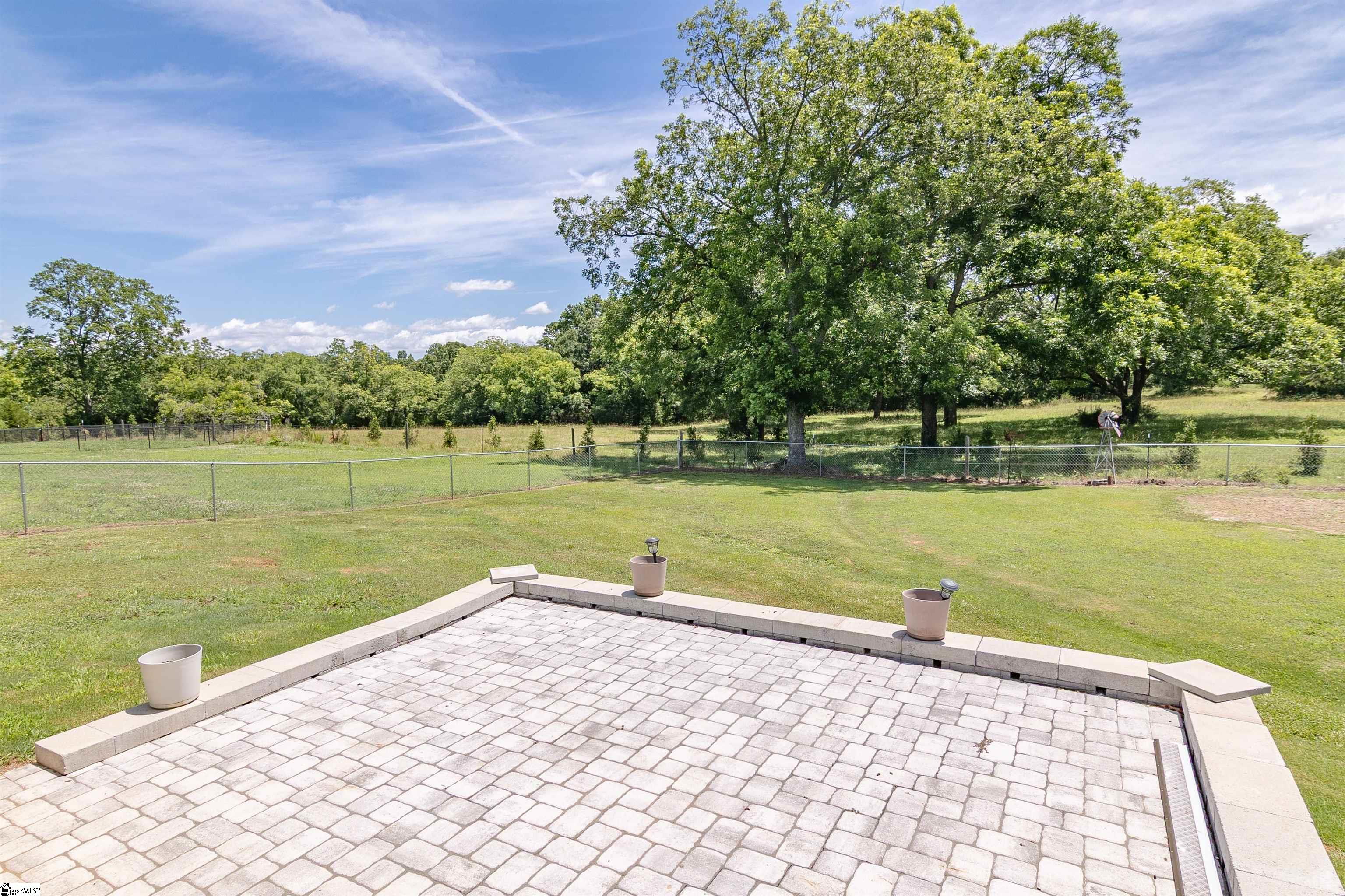 1719 Gerrard Road Property Photo 4
