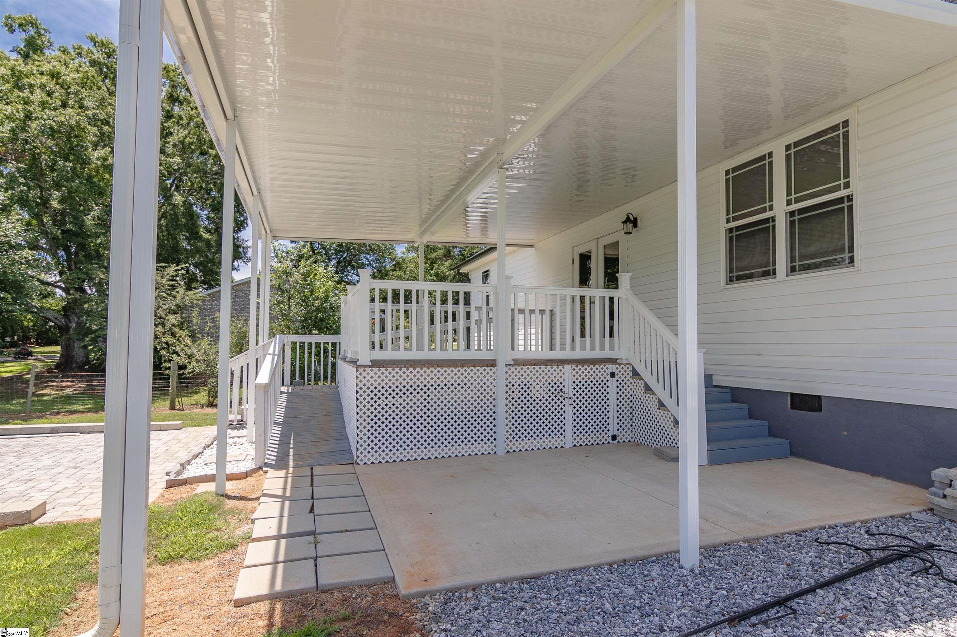 1719 Gerrard Road Property Photo 13