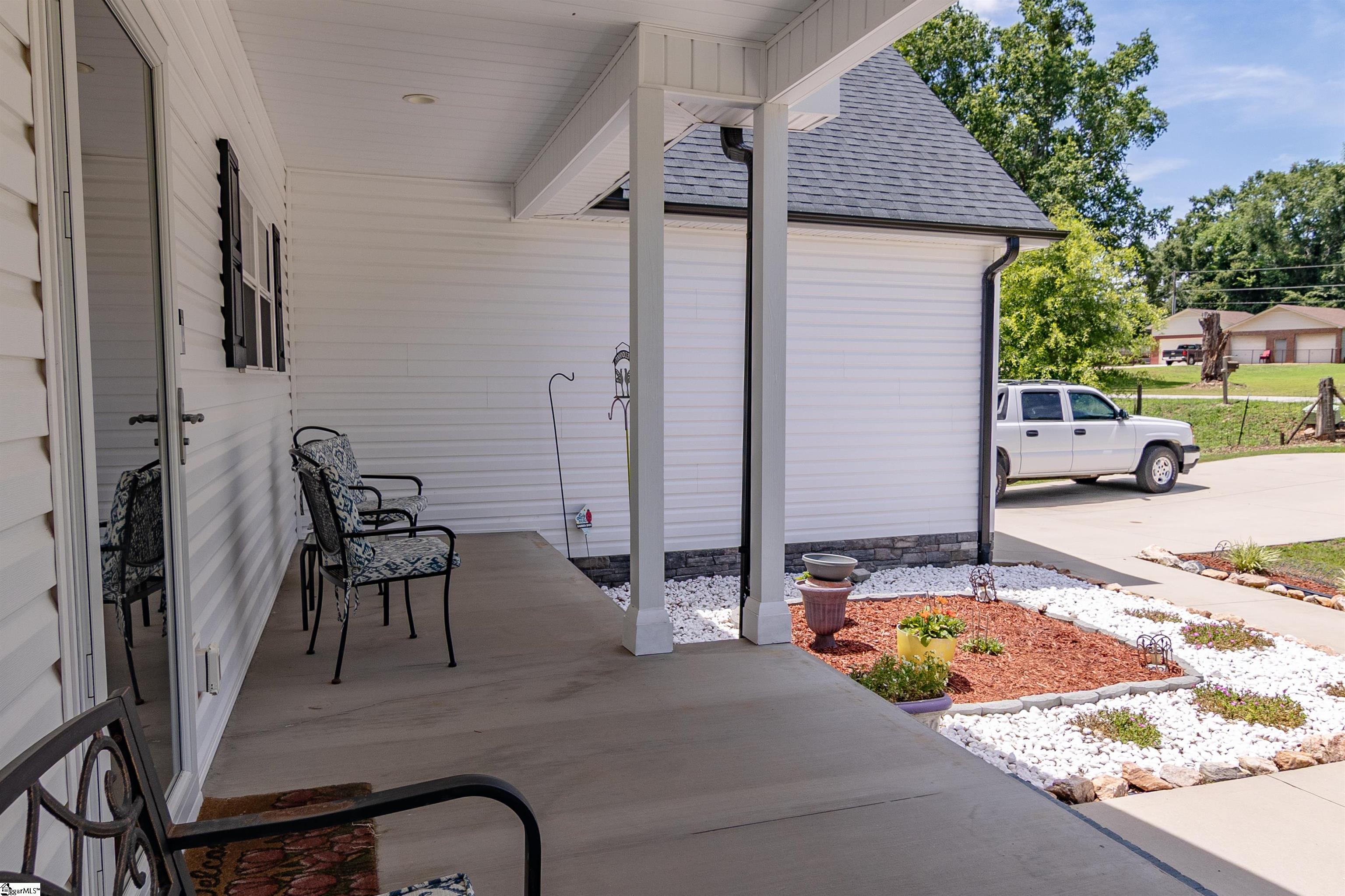 1719 Gerrard Road Property Photo 17
