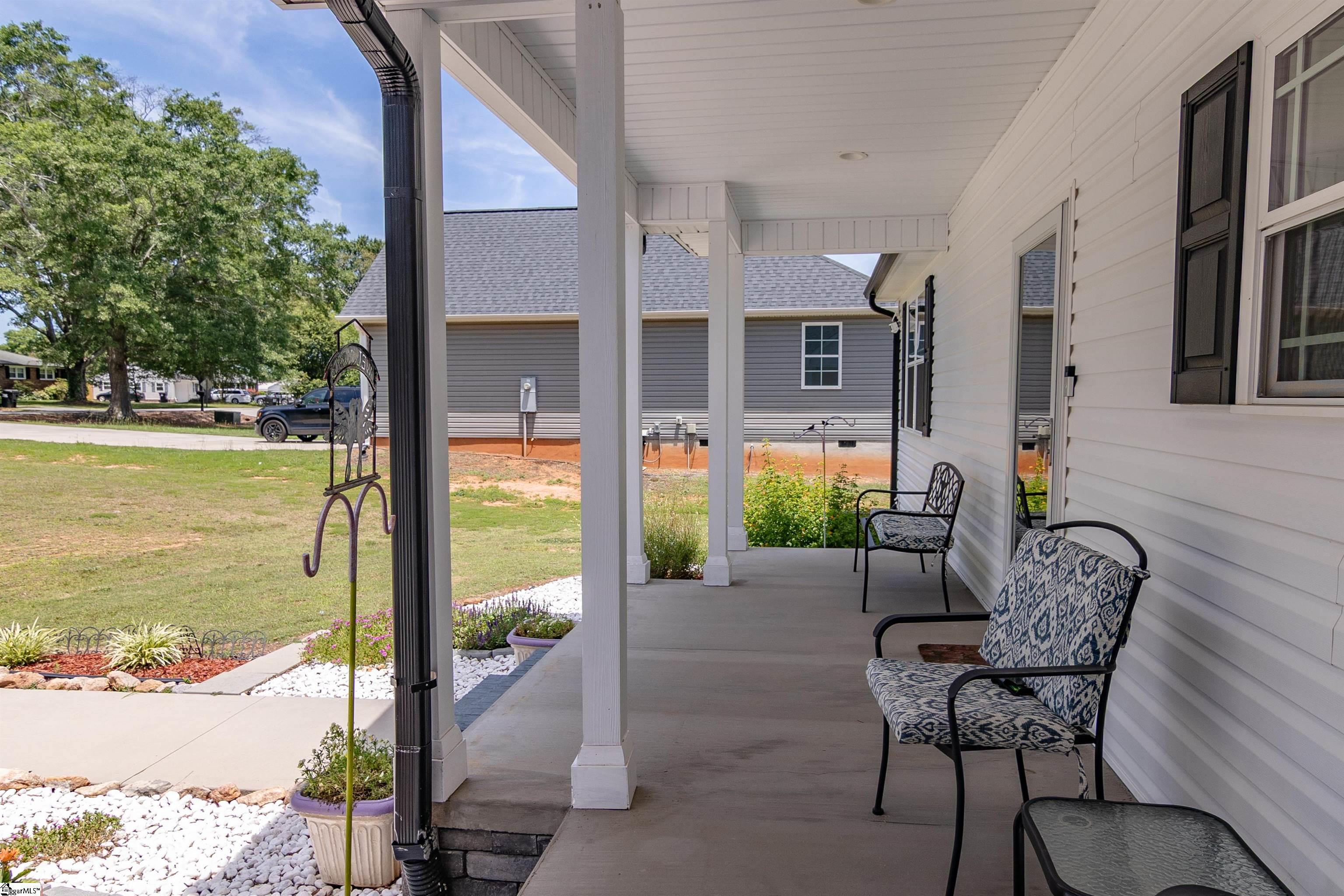 1719 Gerrard Road Property Photo 18