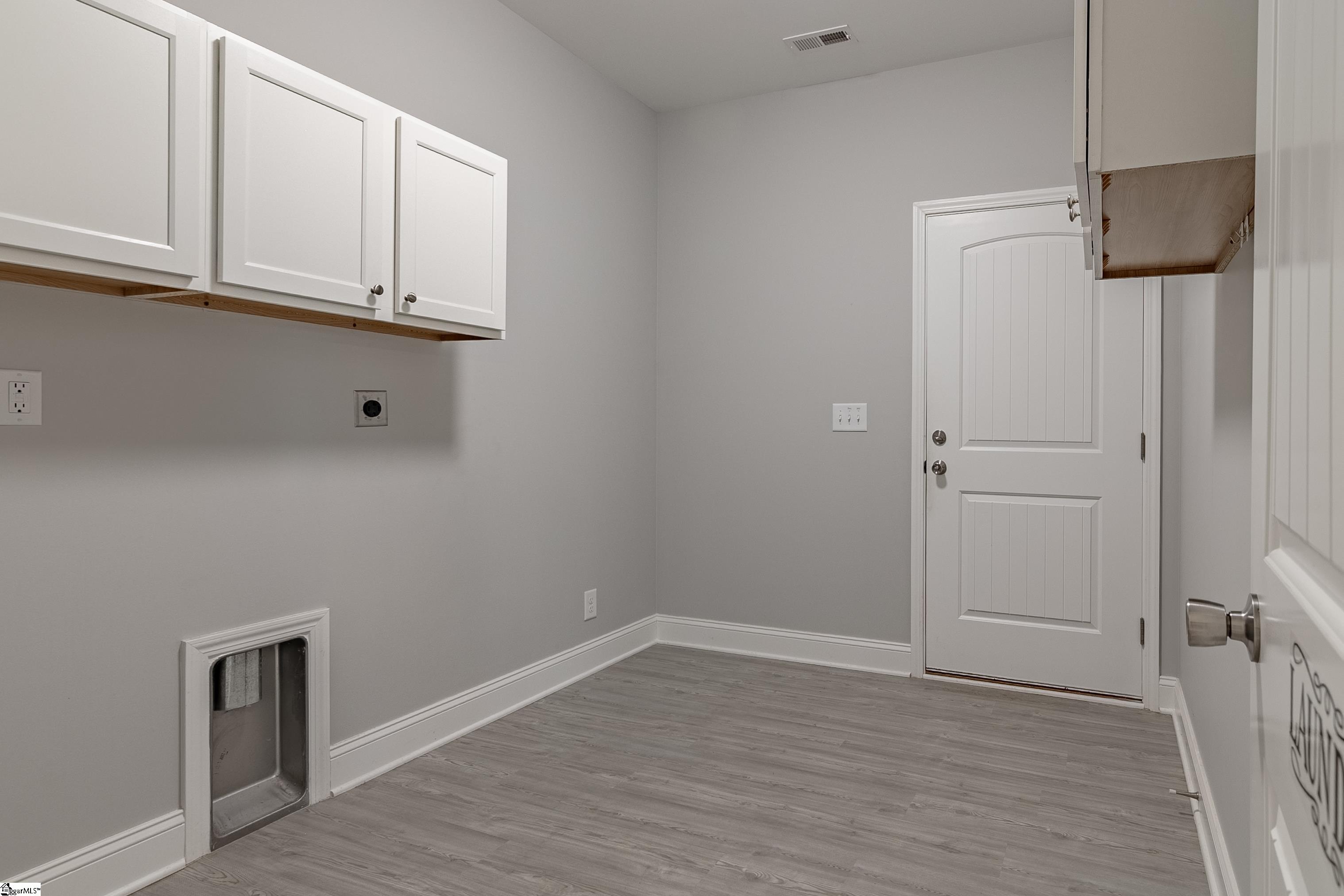 1719 Gerrard Road Property Photo 37