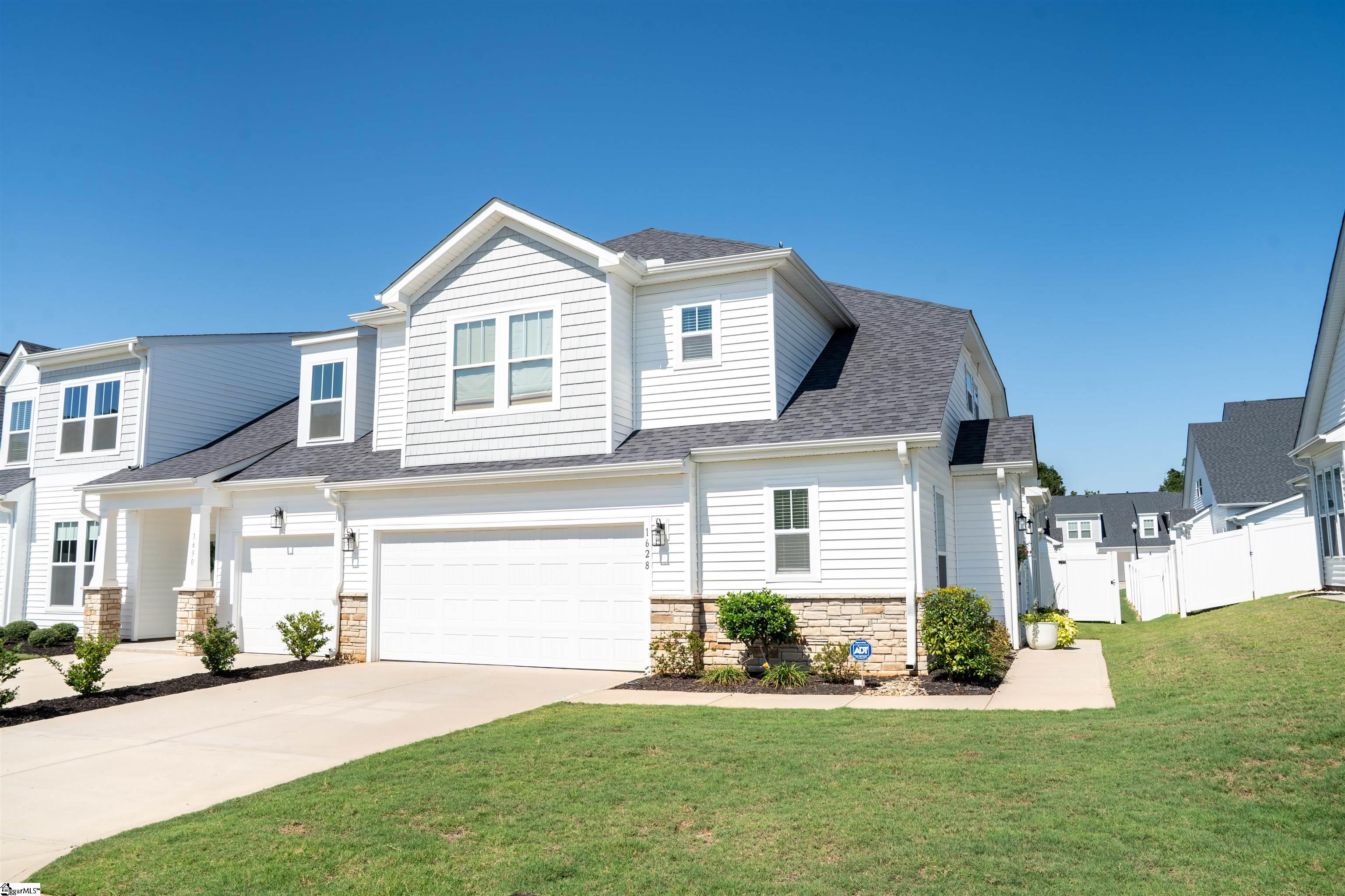 1628 Chelmsford Court Property Photo 1