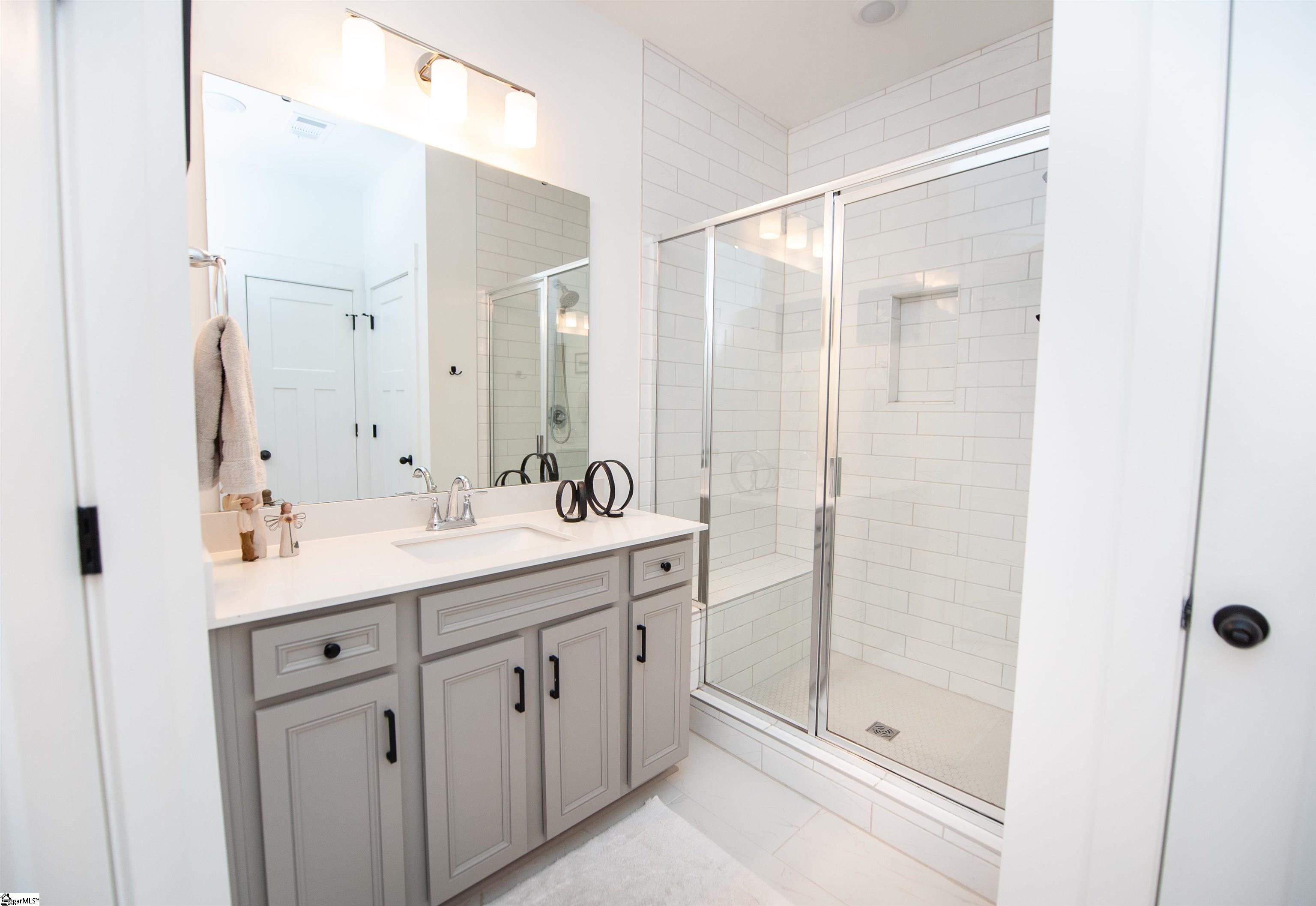 1628 Chelmsford Court Property Photo 6