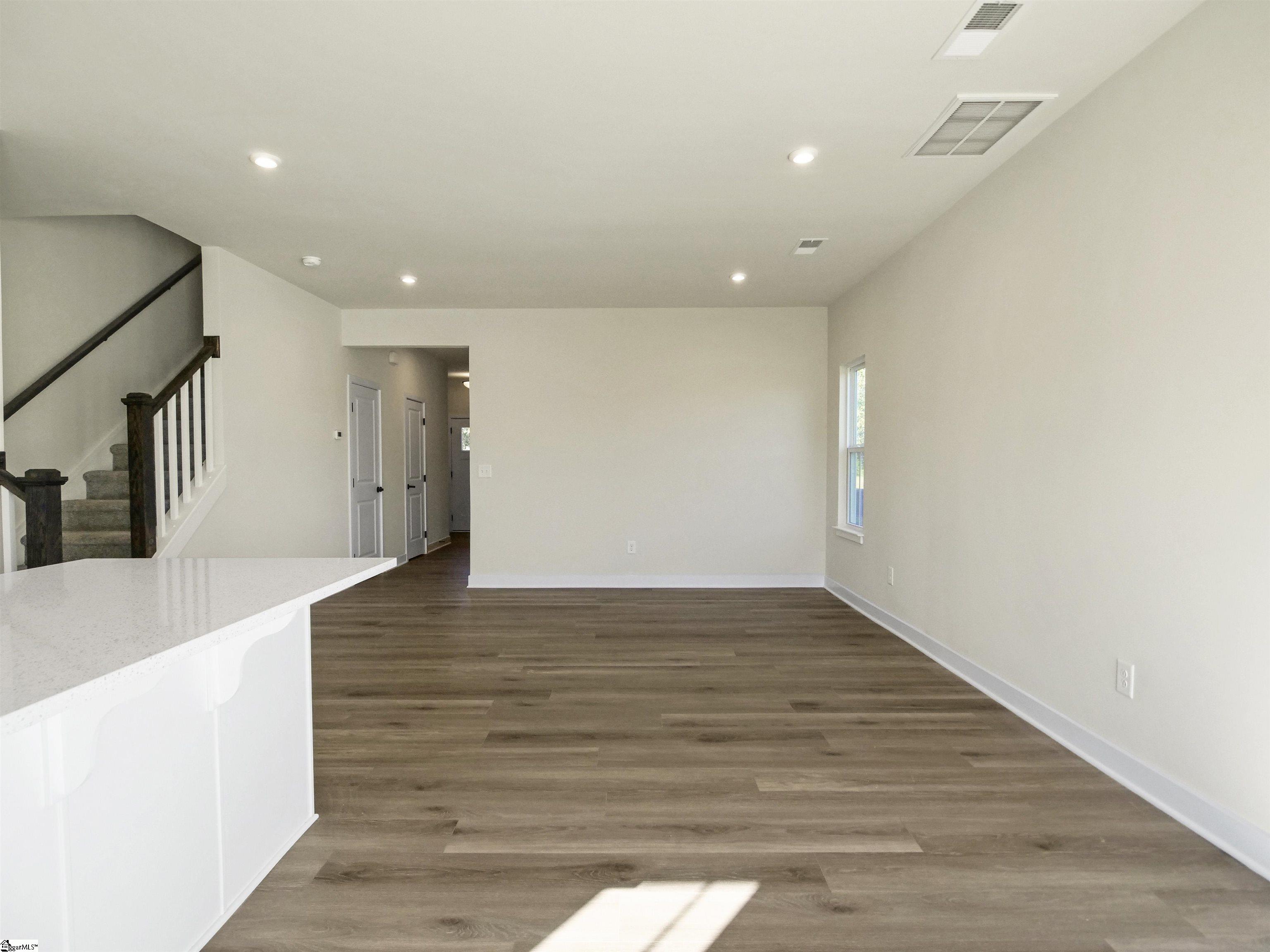 1603849 Property Photo 3