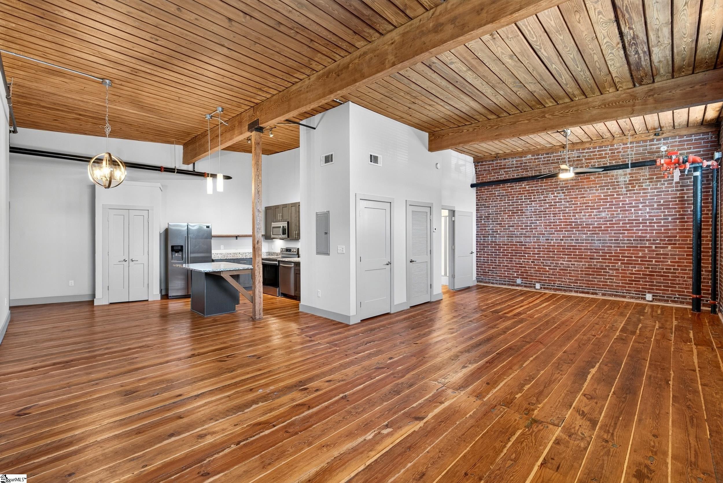 806 Green Avenue Property Photo 7