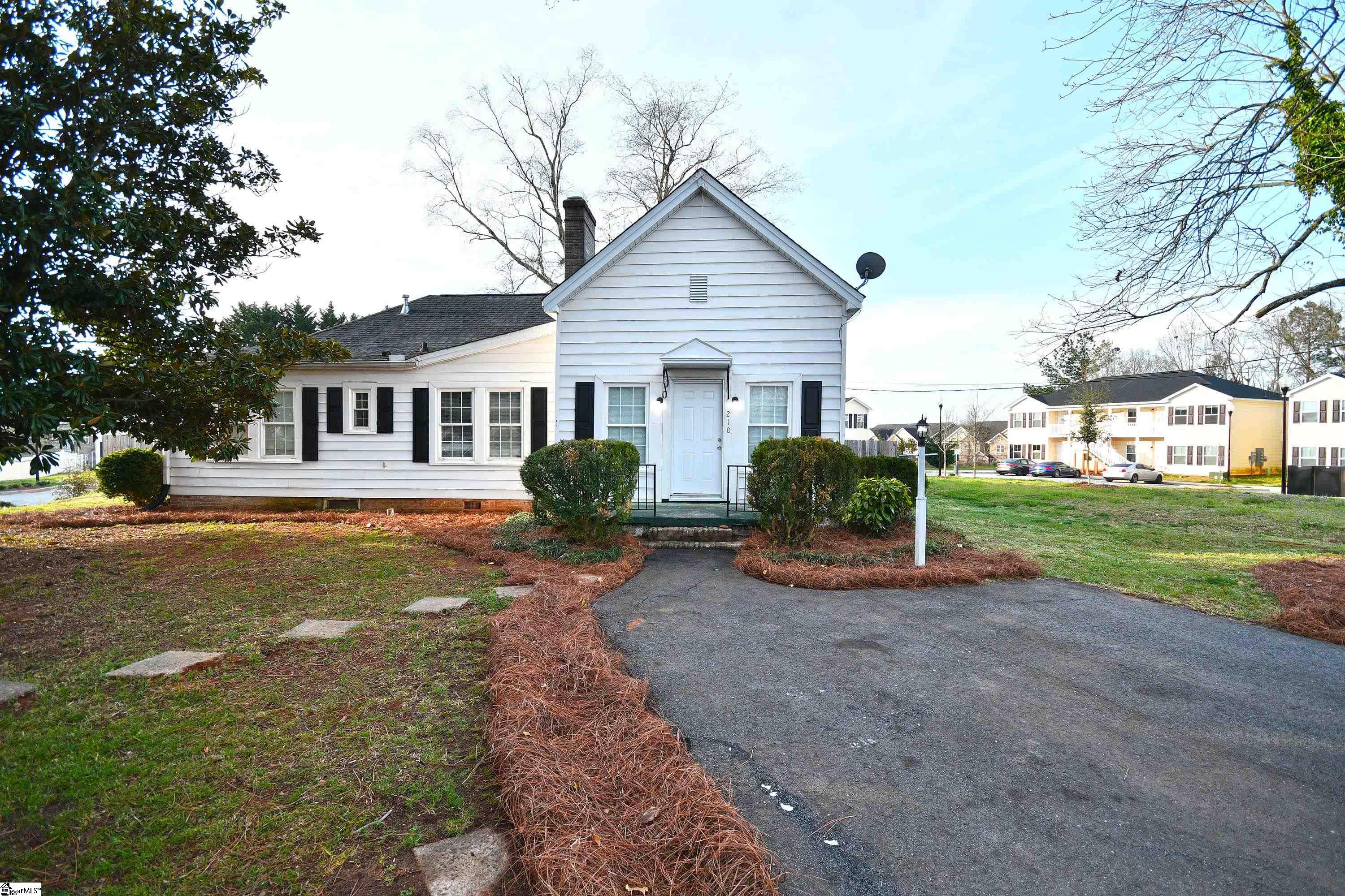 210 Walnut Hill Drive Property Photo 2