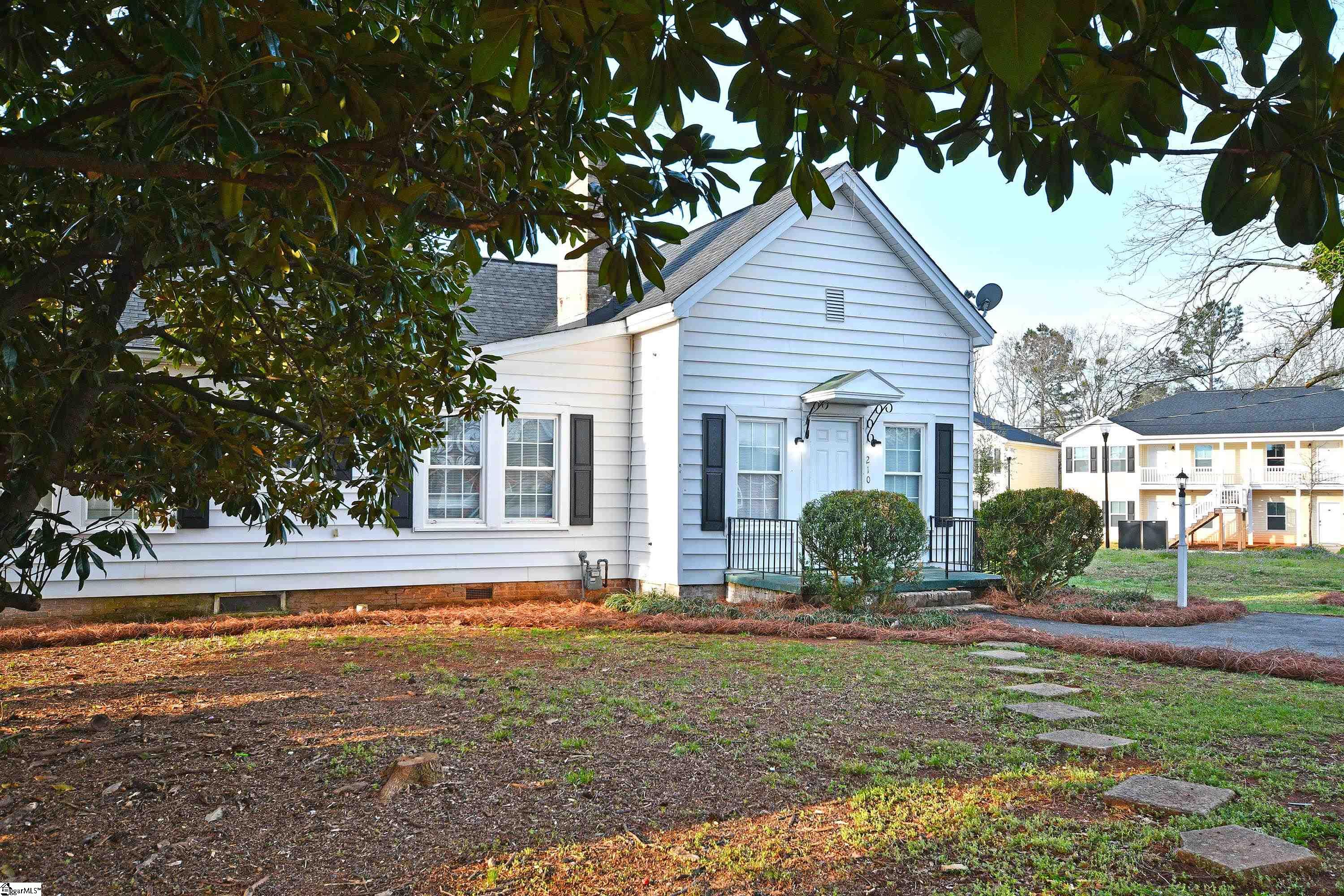 210 Walnut Hill Drive Property Photo 3