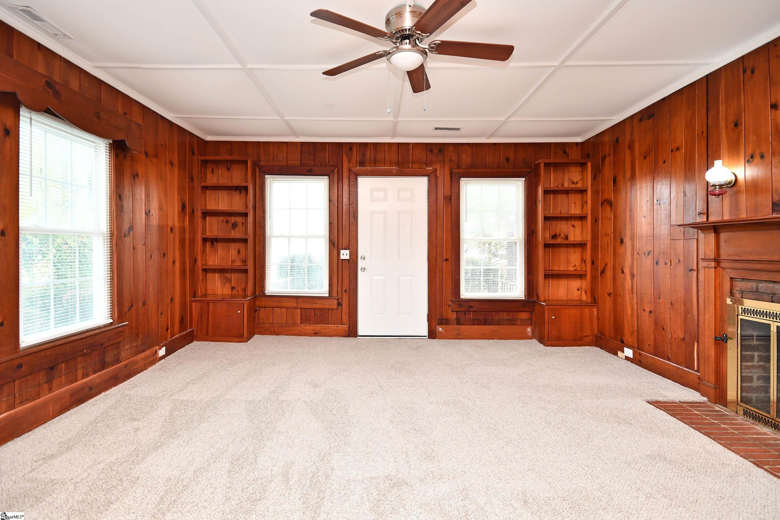 210 Walnut Hill Drive Property Photo 8