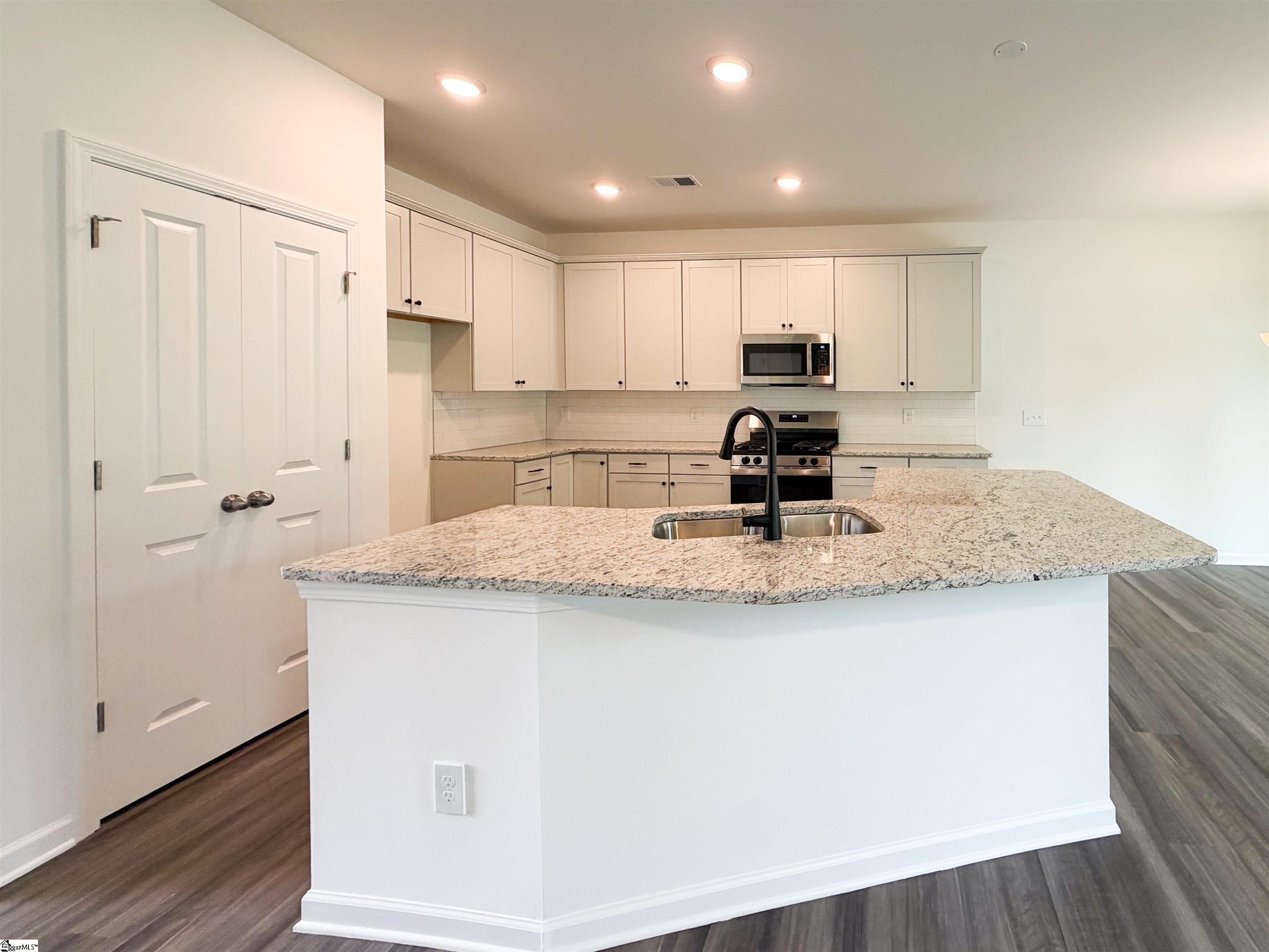 620 Whittier Street Property Photo 4