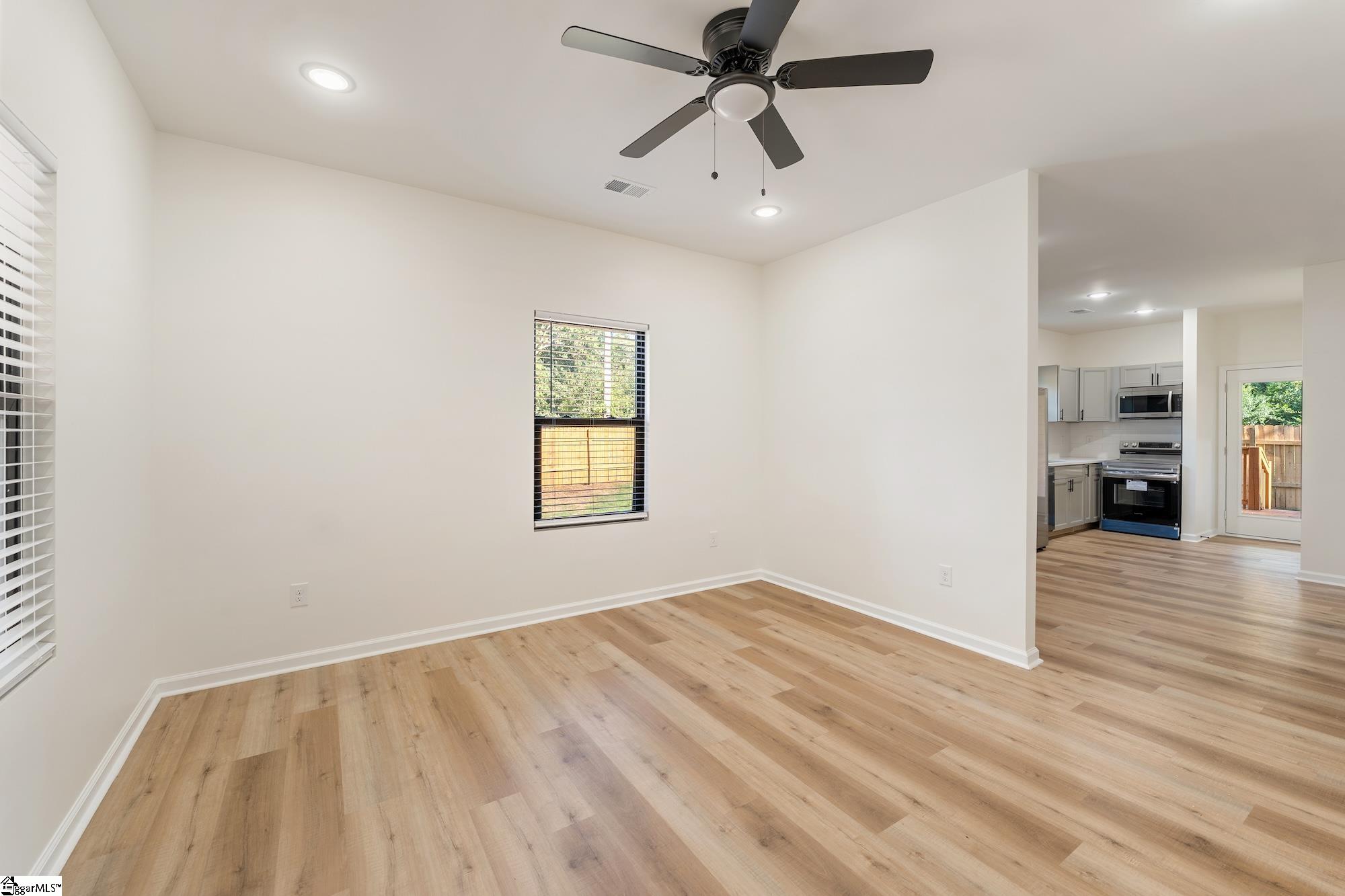 501 Rogers Street Property Photo 3
