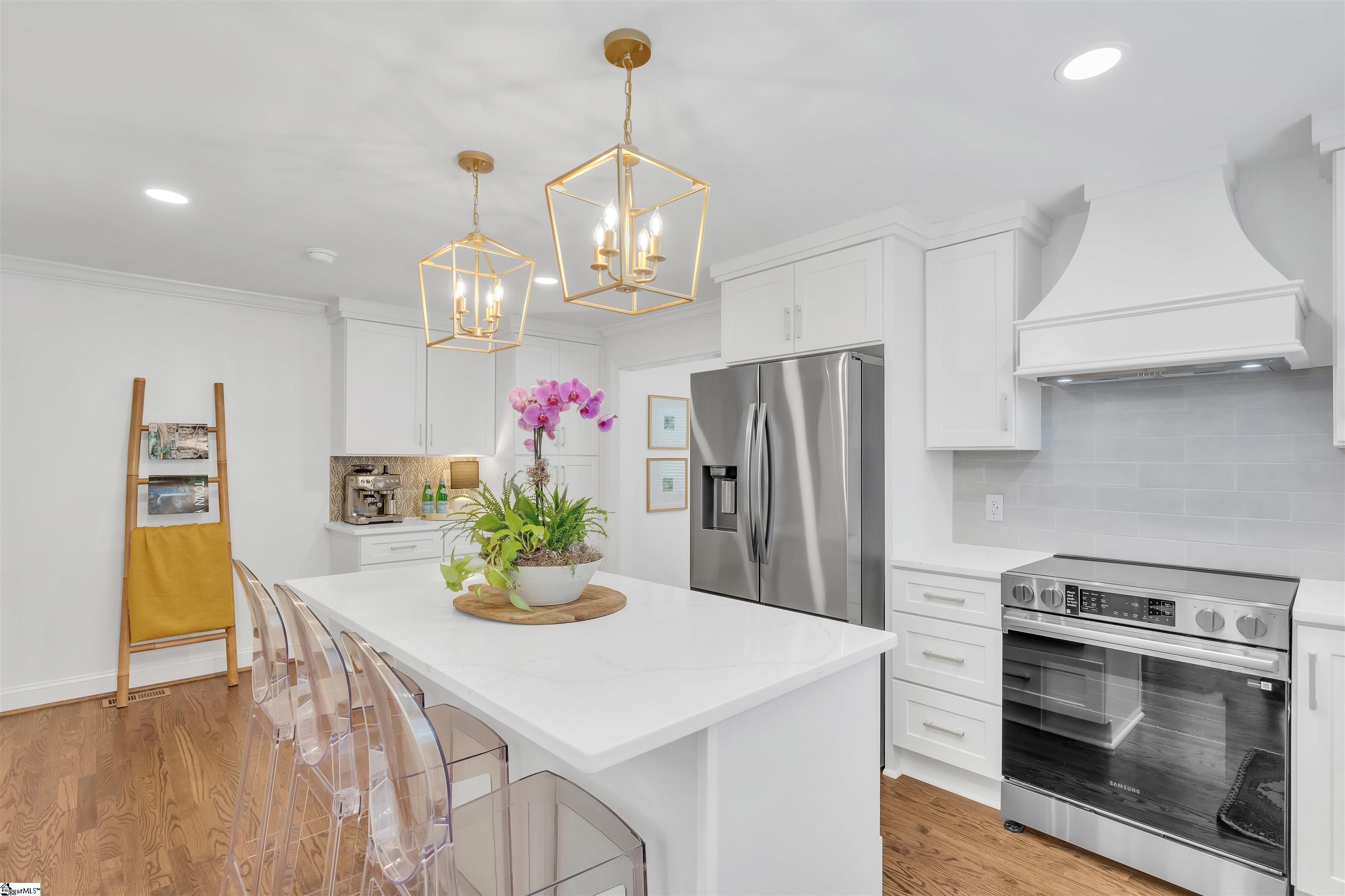 13 Pleasant Ridge Avenue Property Photo 3