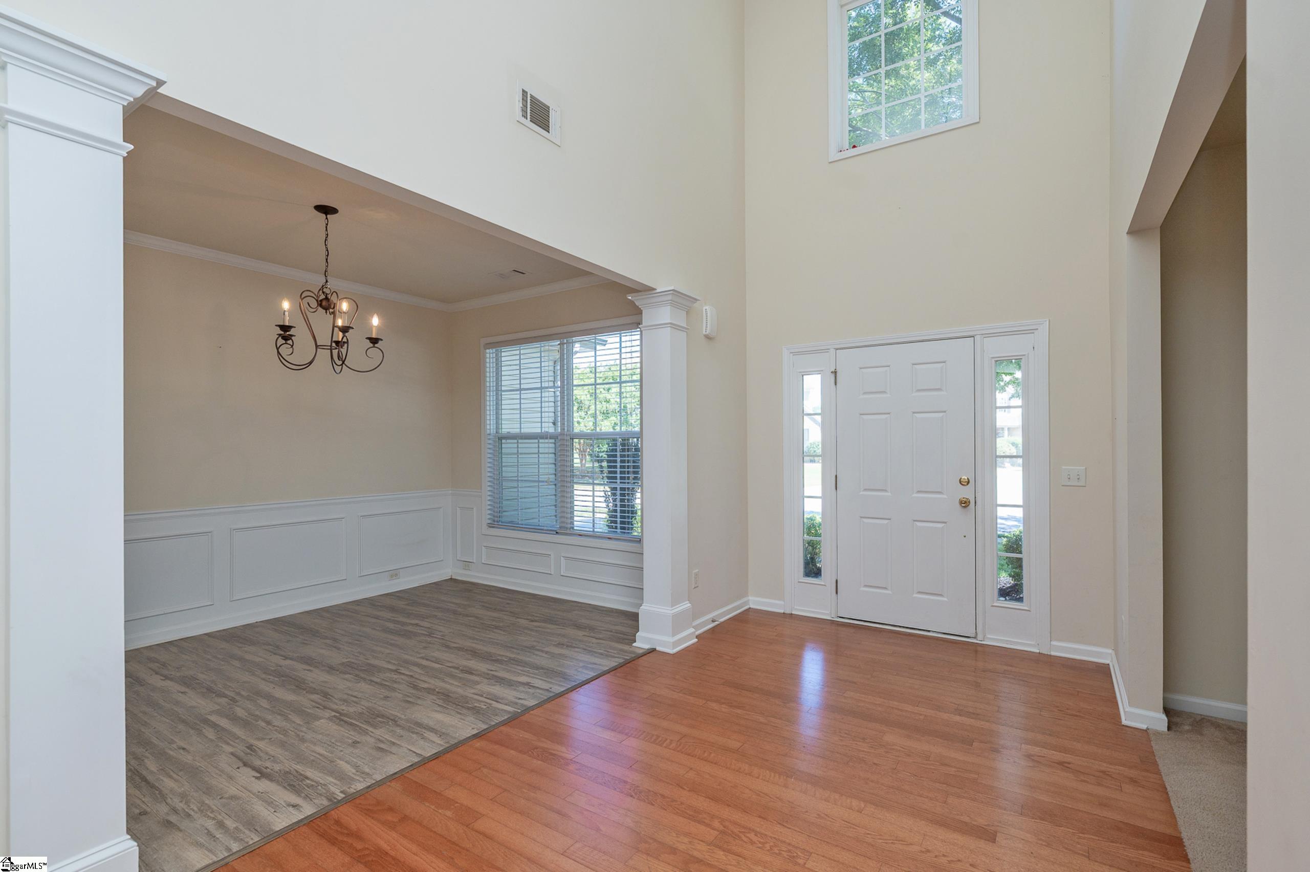 17 Jordan Crest Court Property Photo 3