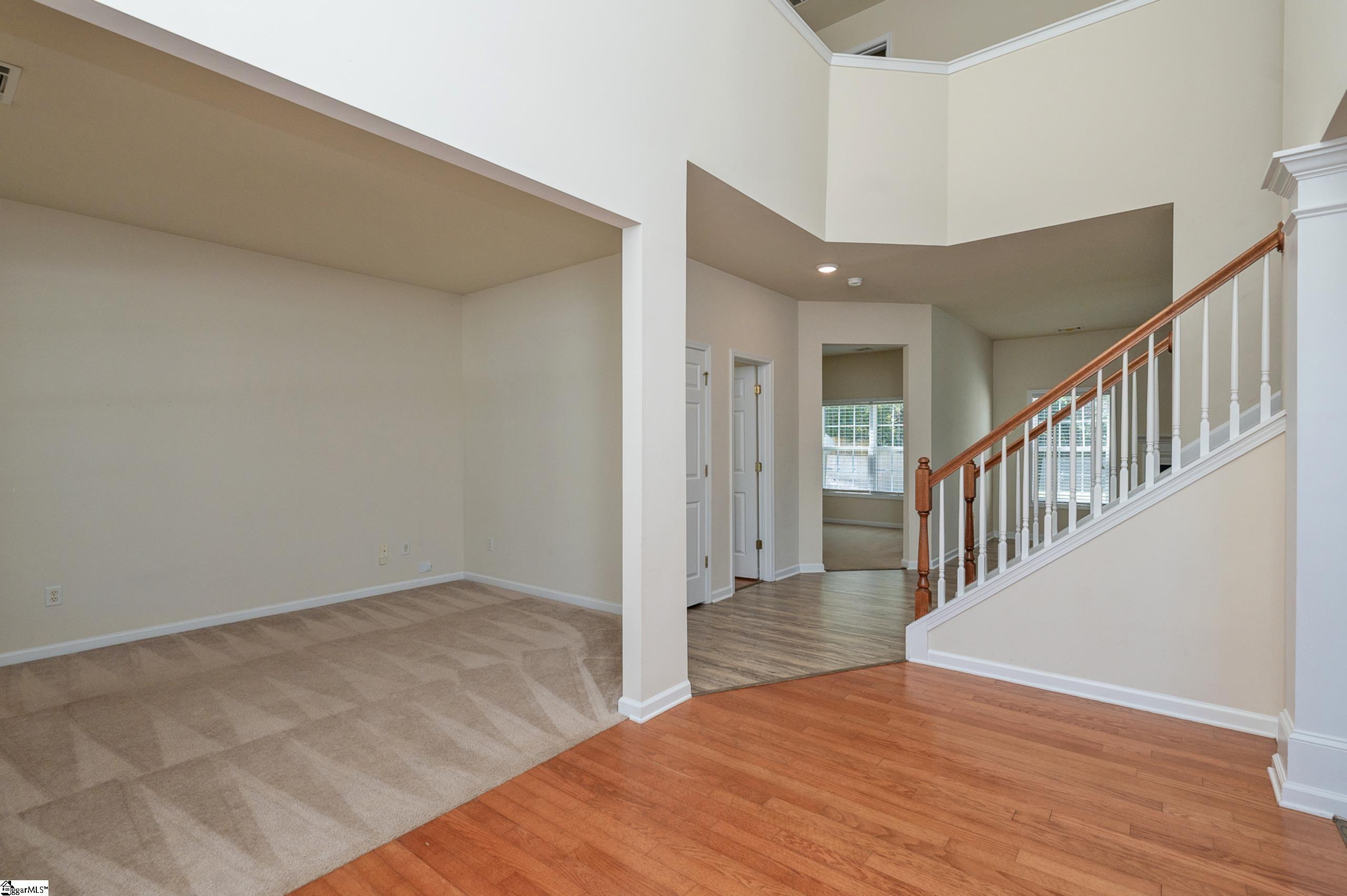 17 Jordan Crest Court Property Photo 4