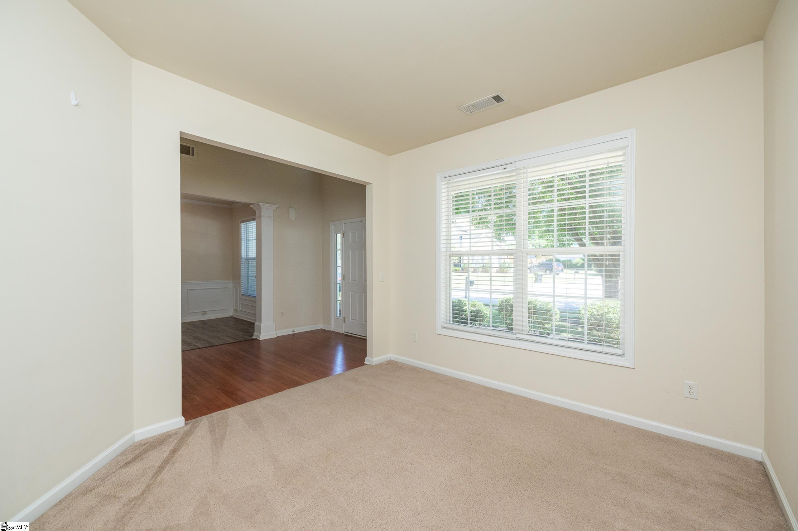 17 Jordan Crest Court Property Photo 5